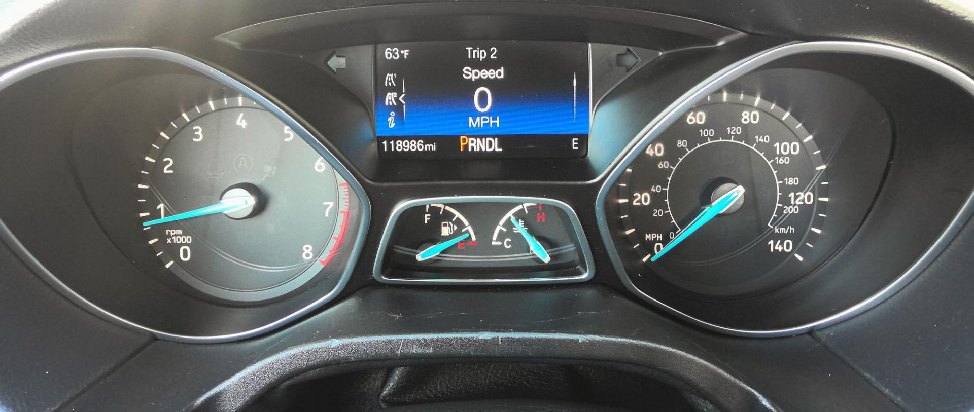 2017 WHITE Ford Focus SE Sedan (1FADP3F29HL) with an 2.0L L4 DOHC 16V engine, located at 502 S. Riverside Avenue, Medford, OR, 97501, (541) 773-3136, 42.322803, -122.867477 - Photo#11