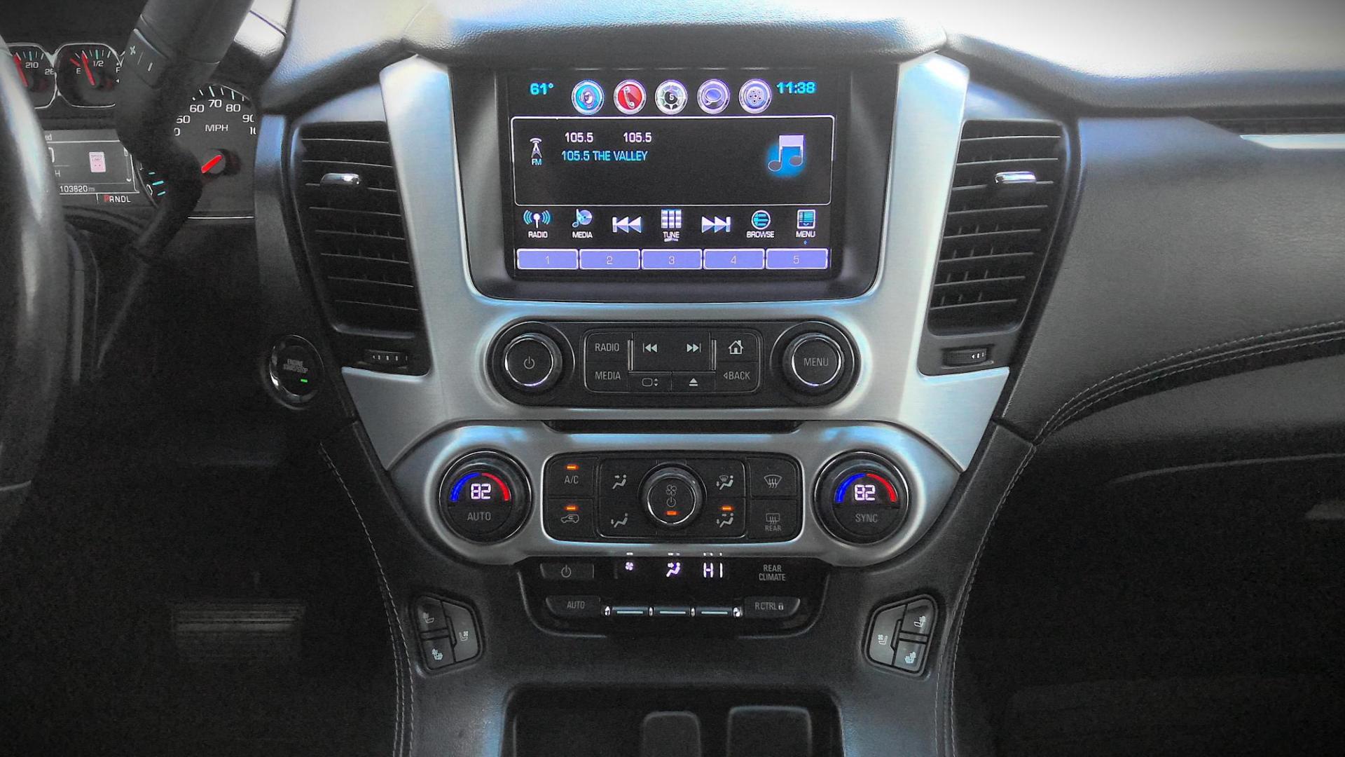 2018 RED GMC Yukon XL SLT 4WD (1GKS2GKC6JR) with an 5.3L V8 OHV 16V engine, 6A transmission, located at 502 S. Riverside Avenue, Medford, OR, 97501, (541) 773-3136, 42.322803, -122.867477 - Photo#14