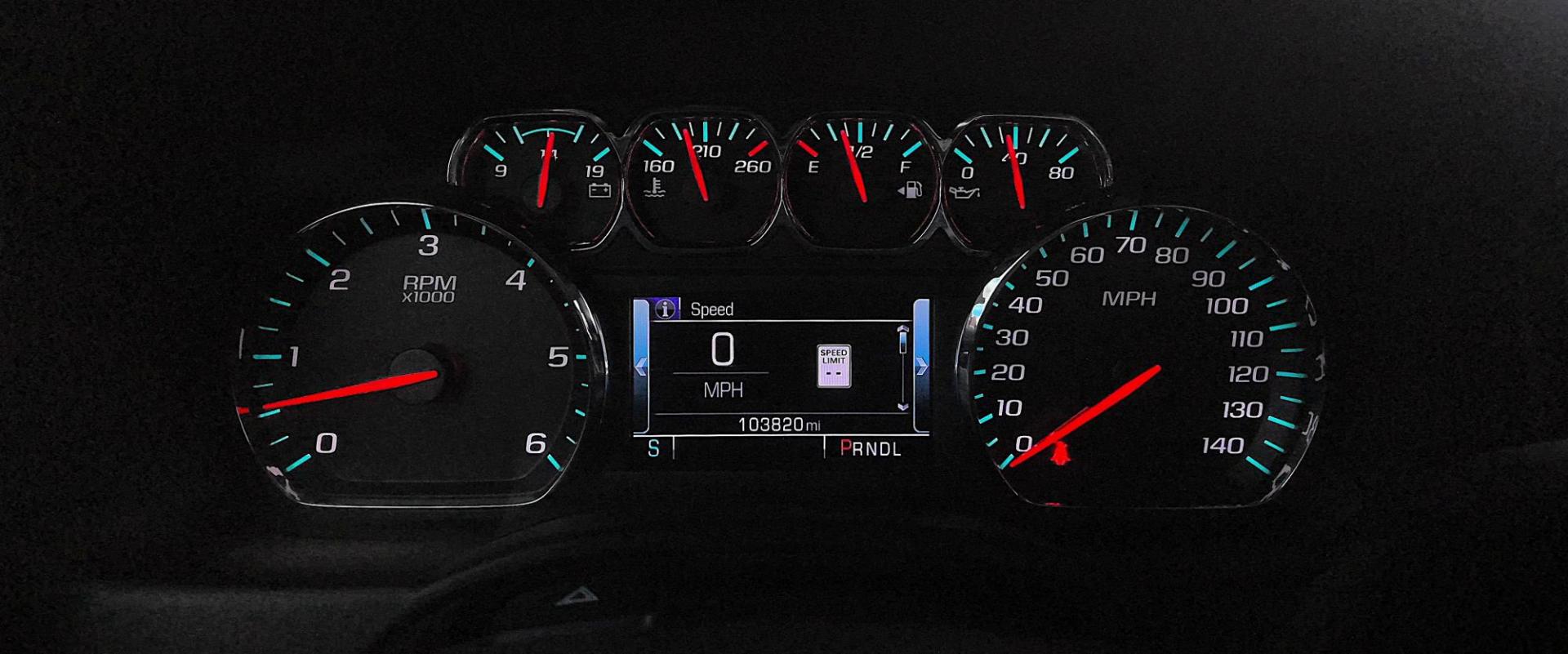 2018 RED GMC Yukon XL SLT 4WD (1GKS2GKC6JR) with an 5.3L V8 OHV 16V engine, 6A transmission, located at 502 S. Riverside Avenue, Medford, OR, 97501, (541) 773-3136, 42.322803, -122.867477 - Photo#20