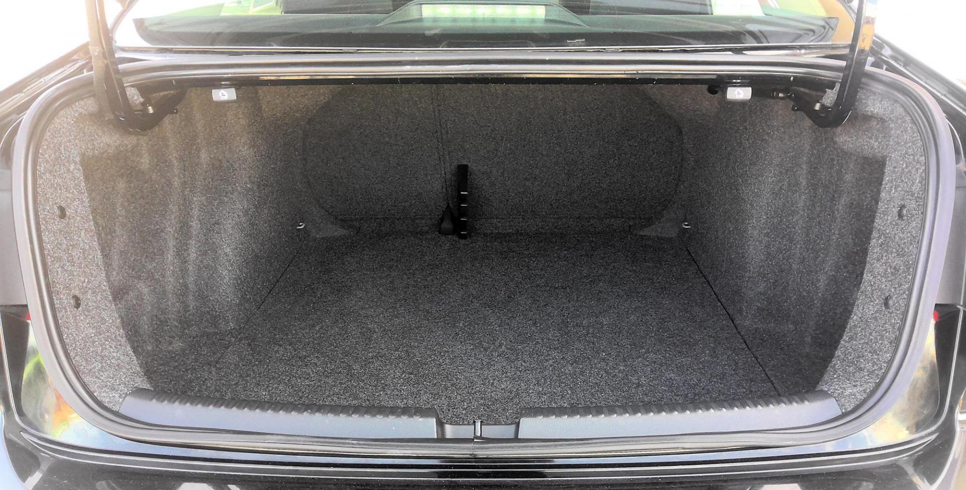 2015 BLACK Volkswagen Jetta S 5M (3VW1K7AJ1FM) with an 2.0L L4 DOHC 20V engine, 5-Speed Manual transmission, located at 502 S. Riverside Avenue, Medford, OR, 97501, (541) 773-3136, 42.322803, -122.867477 - Photo#4