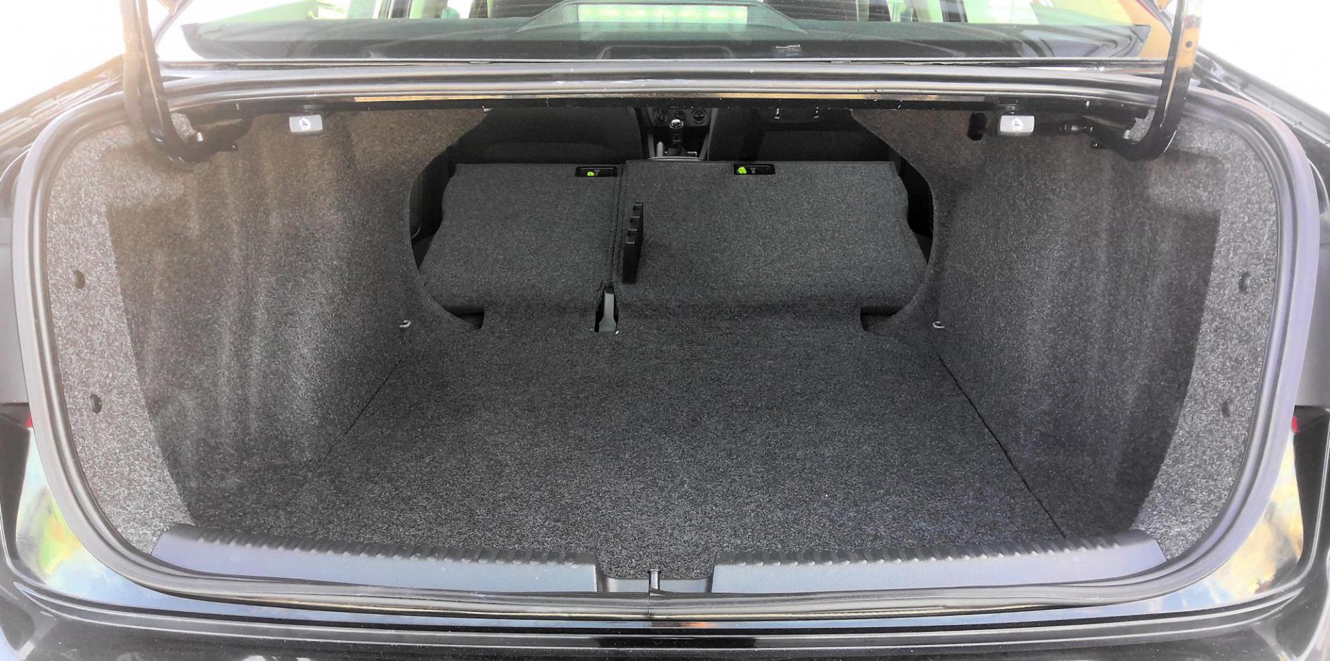 2015 BLACK Volkswagen Jetta S 5M (3VW1K7AJ1FM) with an 2.0L L4 DOHC 20V engine, 5-Speed Manual transmission, located at 502 S. Riverside Avenue, Medford, OR, 97501, (541) 773-3136, 42.322803, -122.867477 - Photo#5