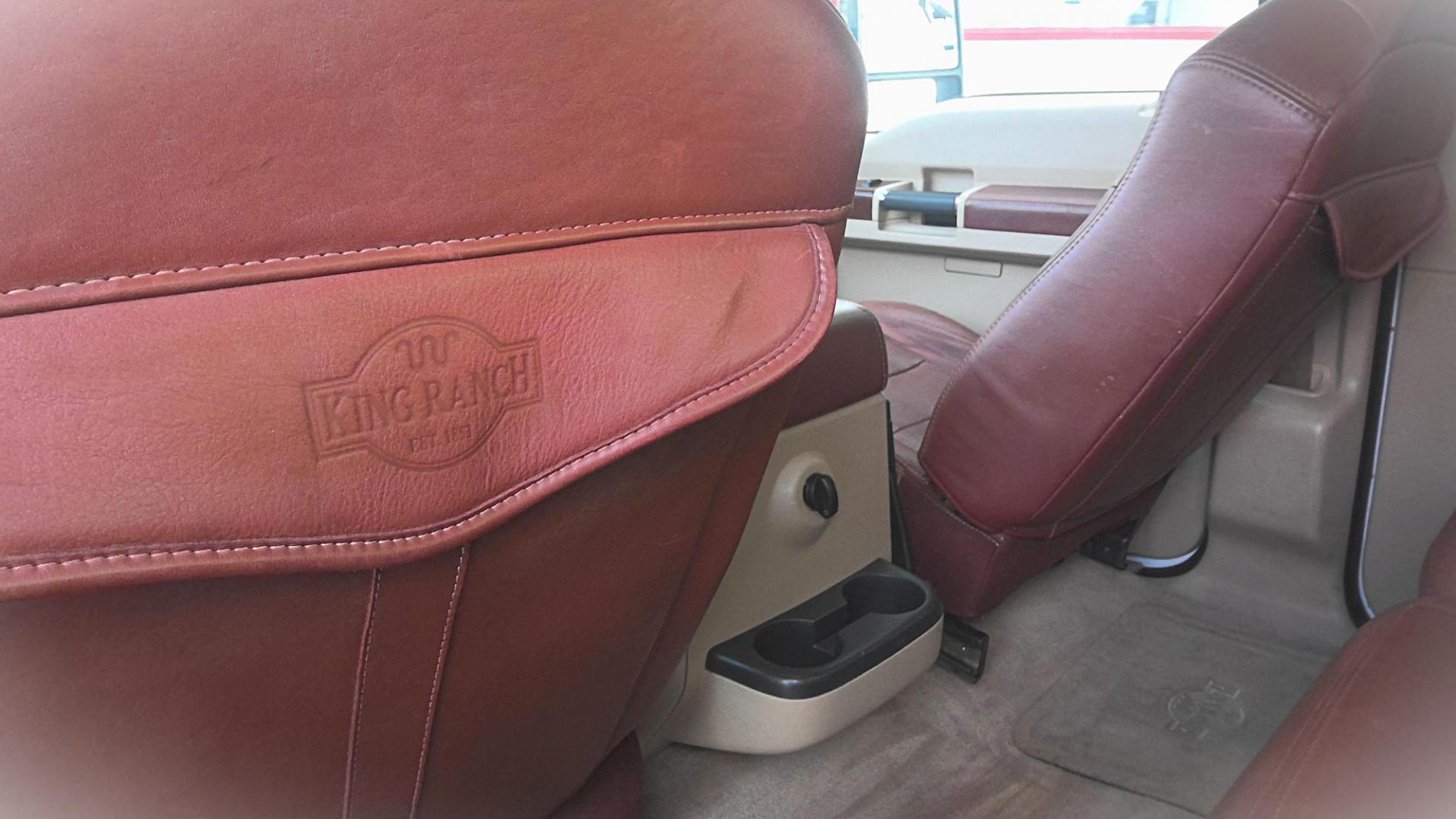 2009 WHITE Ford F-250 SD FX4 Crew Cab 4WD (1FTSW215X9E) with an 5.4L V8 SOHC 16V engine, located at 502 S. Riverside Avenue, Medford, OR, 97501, (541) 773-3136, 42.322803, -122.867477 - Photo#5