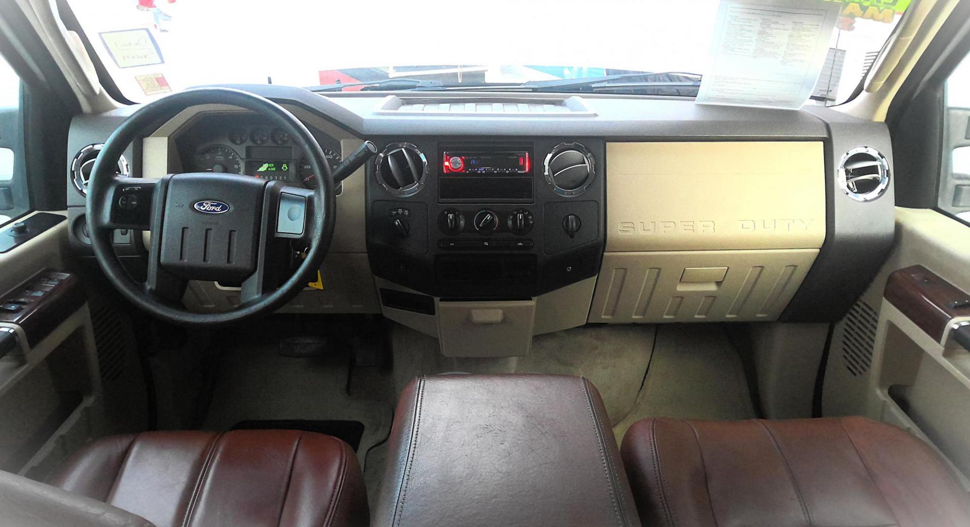 2009 WHITE Ford F-250 SD FX4 Crew Cab 4WD (1FTSW215X9E) with an 5.4L V8 SOHC 16V engine, located at 502 S. Riverside Avenue, Medford, OR, 97501, (541) 773-3136, 42.322803, -122.867477 - Photo#6