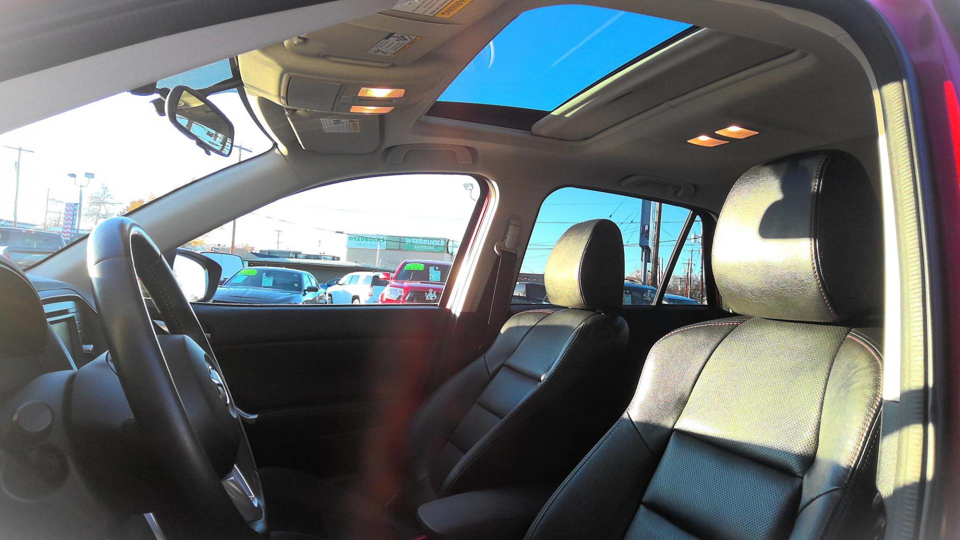 2015 RED Mazda CX-5 Grand Touring AWD (JM3KE4DY5F0) with an 2.5L L4 DOHC 16V engine, 6-Speed Automatic transmission, located at 502 S. Riverside Avenue, Medford, OR, 97501, (541) 773-3136, 42.322803, -122.867477 - Photo#7