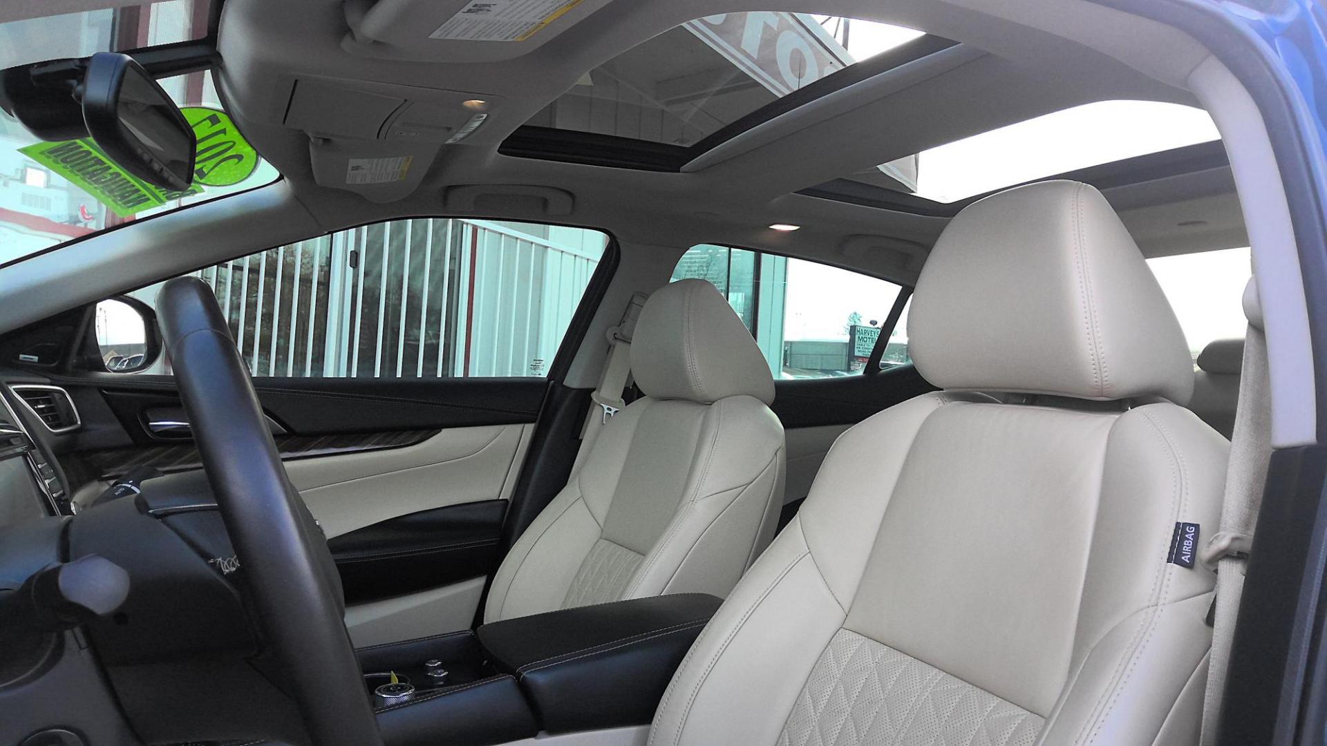 2017 BLUE Nissan Maxima 3.5 S (1N4AA6AP6HC) with an 3.5L V6 DOHC 24V engine, CVT transmission, located at 502 S. Riverside Avenue, Medford, OR, 97501, (541) 773-3136, 42.322803, -122.867477 - Photo#8