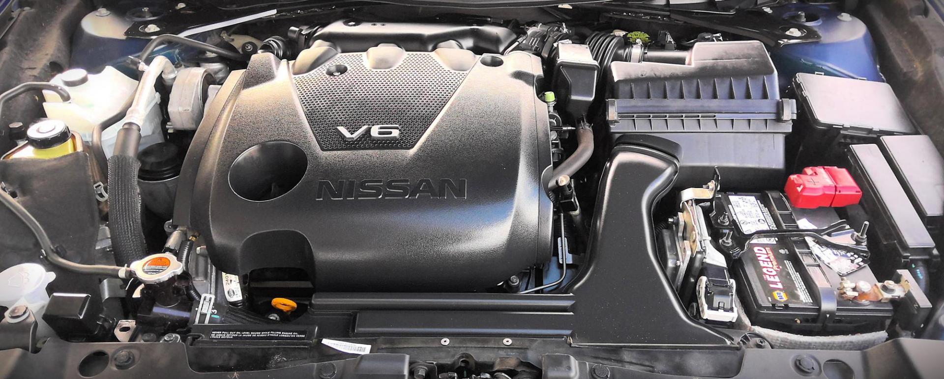 2017 BLUE Nissan Maxima 3.5 S (1N4AA6AP6HC) with an 3.5L V6 DOHC 24V engine, CVT transmission, located at 502 S. Riverside Avenue, Medford, OR, 97501, (541) 773-3136, 42.322803, -122.867477 - Photo#15