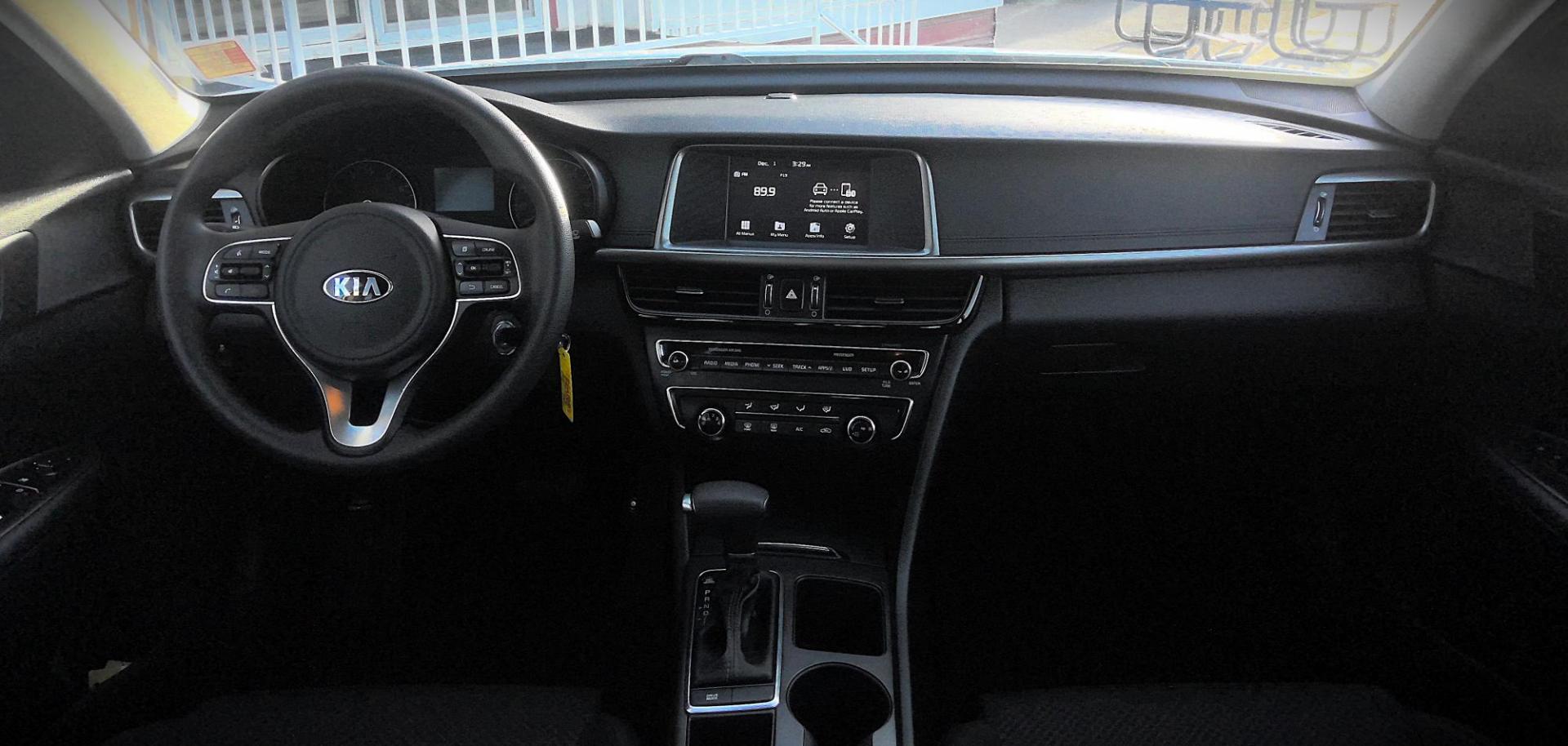 2018 WHITE Kia Optima LX (5XXGT4L35JG) with an 2.4L L4 DOHC 16V engine, 6A transmission, located at 502 S. Riverside Avenue, Medford, OR, 97501, (541) 773-3136, 42.322803, -122.867477 - Photo#7