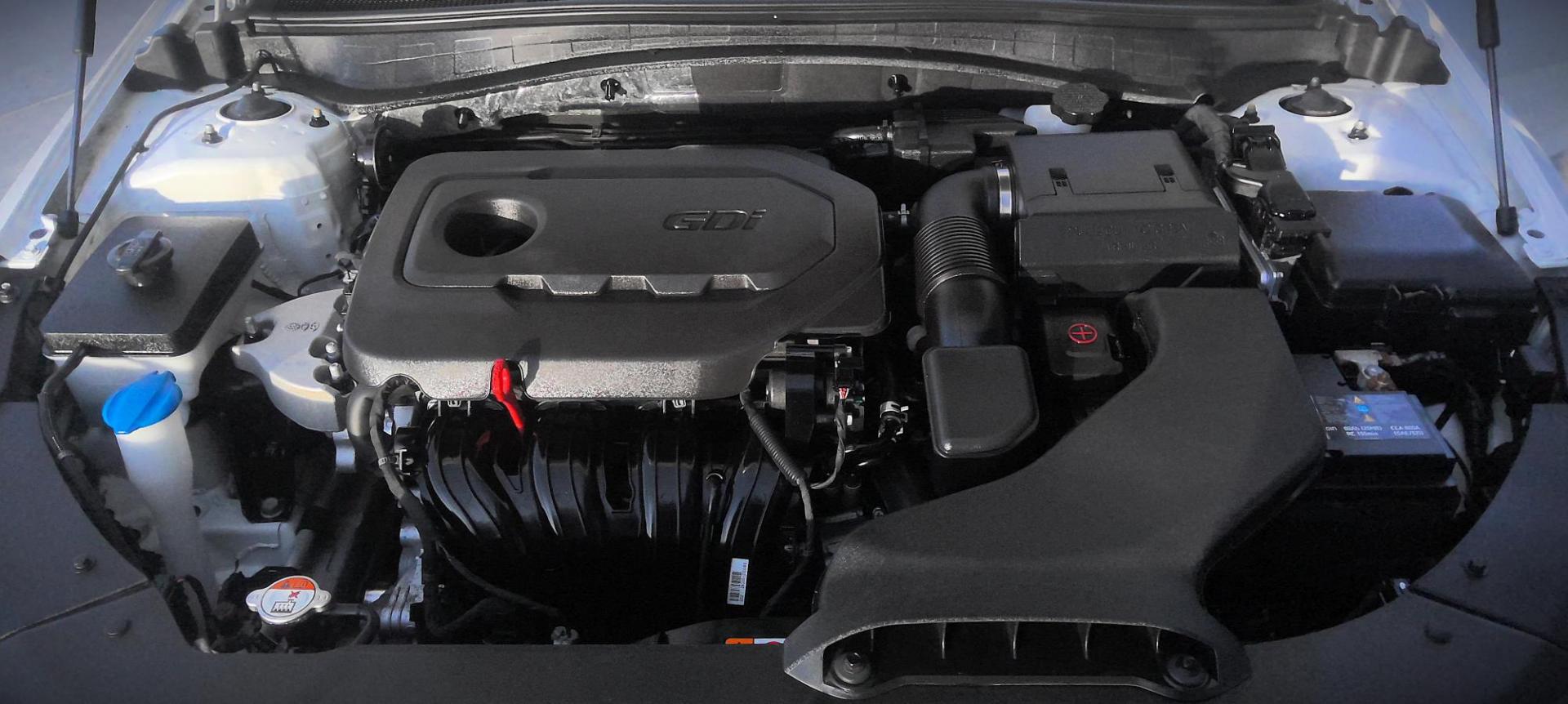 2018 WHITE Kia Optima LX (5XXGT4L35JG) with an 2.4L L4 DOHC 16V engine, 6A transmission, located at 502 S. Riverside Avenue, Medford, OR, 97501, (541) 773-3136, 42.322803, -122.867477 - Photo#11