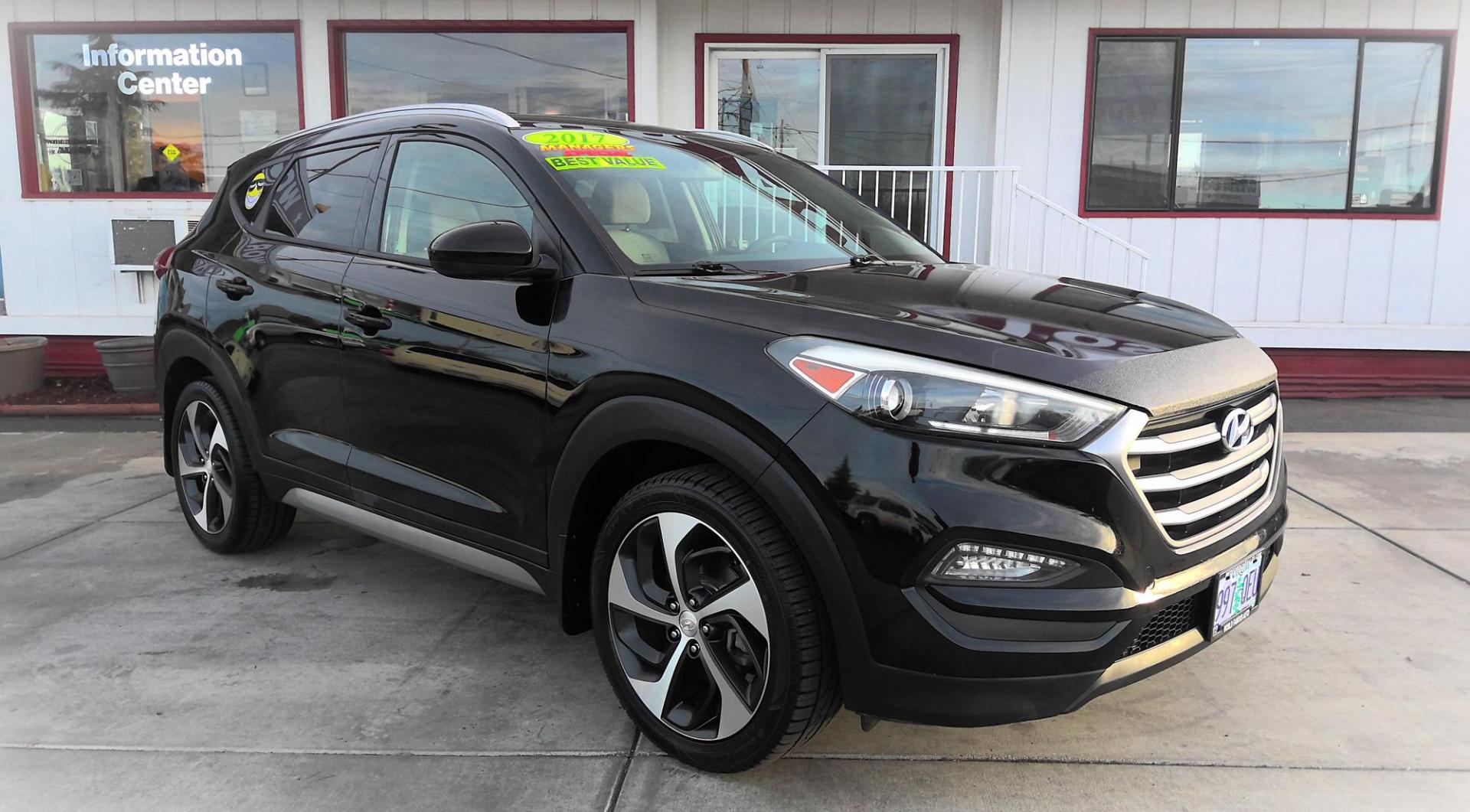2017 BLACK Hyundai Tucson SE w/Preferred Package AWD (KM8J3CA49HU) with an 2.0L L4 DOHC 16V engine, 6A transmission, located at 502 S. Riverside Avenue, Medford, OR, 97501, (541) 773-3136, 42.322803, -122.867477 - Photo#1