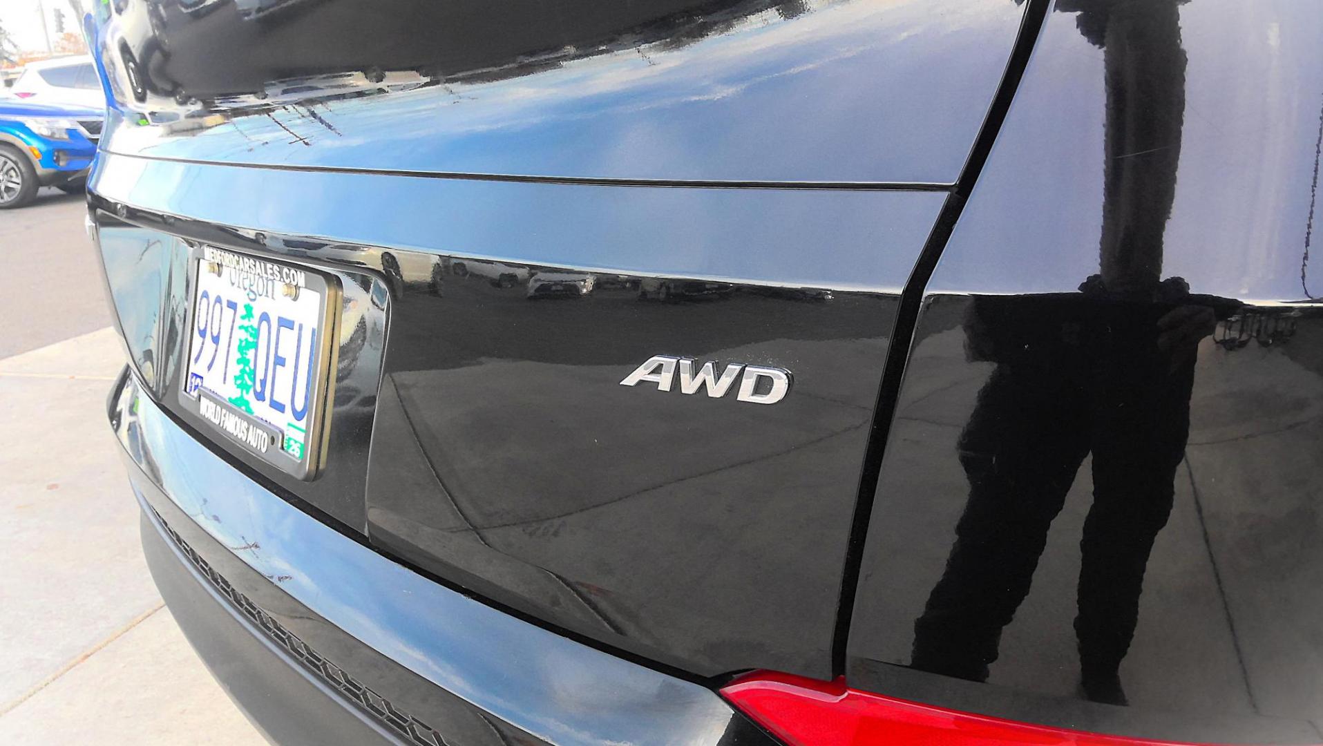 2017 BLACK Hyundai Tucson SE w/Preferred Package AWD (KM8J3CA49HU) with an 2.0L L4 DOHC 16V engine, 6A transmission, located at 502 S. Riverside Avenue, Medford, OR, 97501, (541) 773-3136, 42.322803, -122.867477 - Photo#4