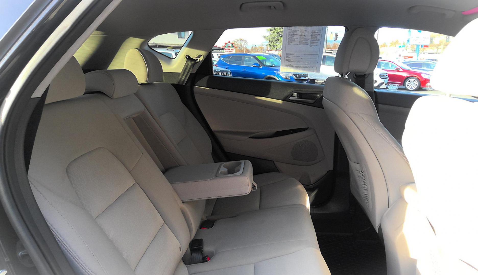 2017 BLACK Hyundai Tucson SE w/Preferred Package AWD (KM8J3CA49HU) with an 2.0L L4 DOHC 16V engine, 6A transmission, located at 502 S. Riverside Avenue, Medford, OR, 97501, (541) 773-3136, 42.322803, -122.867477 - Photo#7