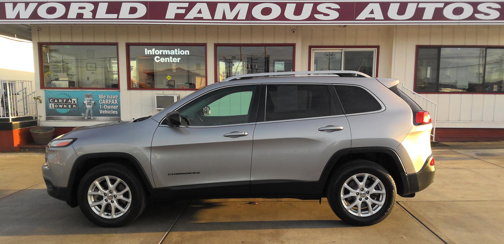 photo of 2018 Jeep Cherokee Latitude 4WD