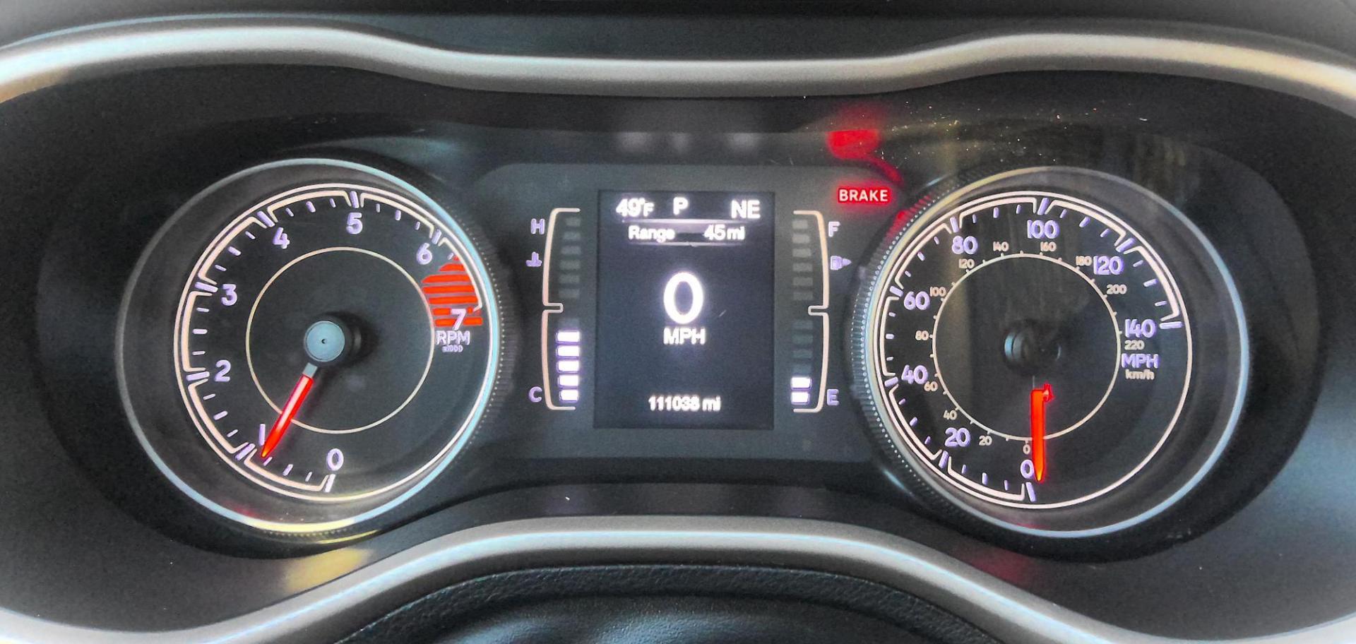 2018 SILVER Jeep Cherokee Latitude 4WD (1C4PJMCB7JD) with an 2.4L L4 DOHC 16V engine, 9A transmission, located at 502 S. Riverside Avenue, Medford, OR, 97501, (541) 773-3136, 42.322803, -122.867477 - Photo#11