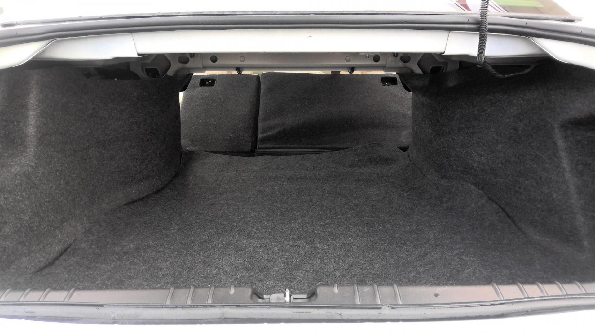 2015 WHITE Chevrolet Impala Limited LT (2G1WB5E34F1) with an 3.6L V6 DOHC 16V FFV engine, 6-Speed Automatic transmission, located at 502 S. Riverside Avenue, Medford, OR, 97501, (541) 773-3136, 42.322803, -122.867477 - Photo#6