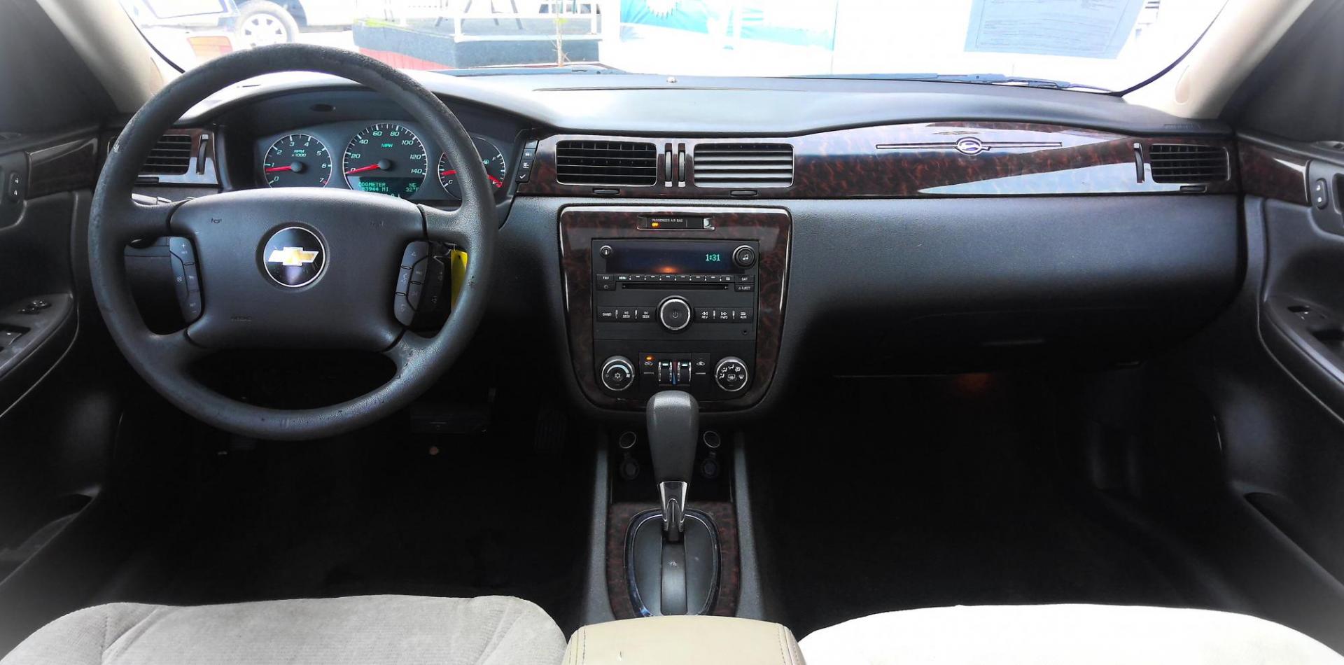 2015 WHITE Chevrolet Impala Limited LT (2G1WB5E34F1) with an 3.6L V6 DOHC 16V FFV engine, 6-Speed Automatic transmission, located at 502 S. Riverside Avenue, Medford, OR, 97501, (541) 773-3136, 42.322803, -122.867477 - Photo#10