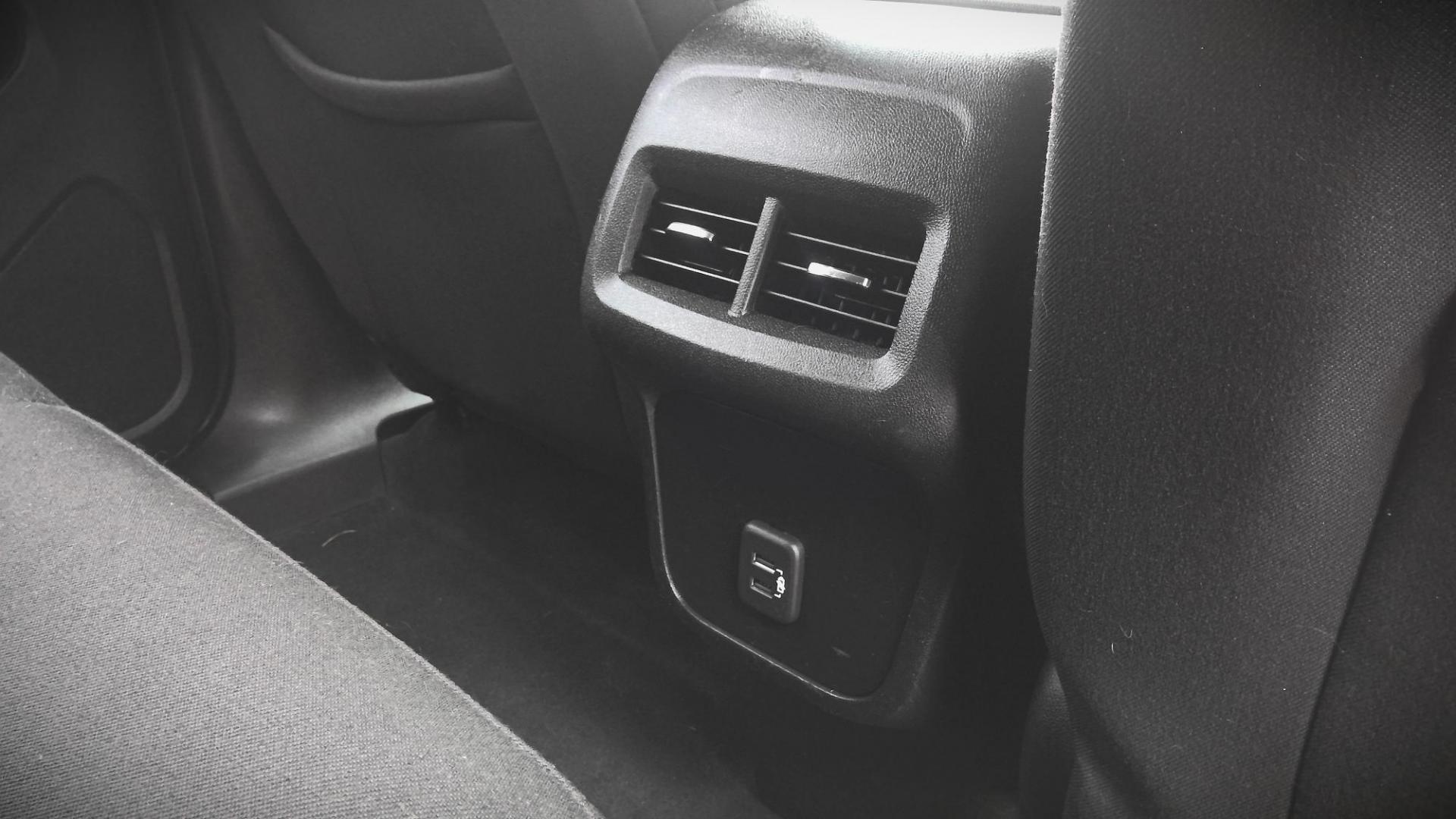 2020 SILVER Chevrolet Equinox LT AWD (2GNAXUEV7L6) with an 1.5L L4 DOHC 16V TURBO engine, 6A transmission, located at 502 S. Riverside Avenue, Medford, OR, 97501, (541) 773-3136, 42.322803, -122.867477 - Photo#8