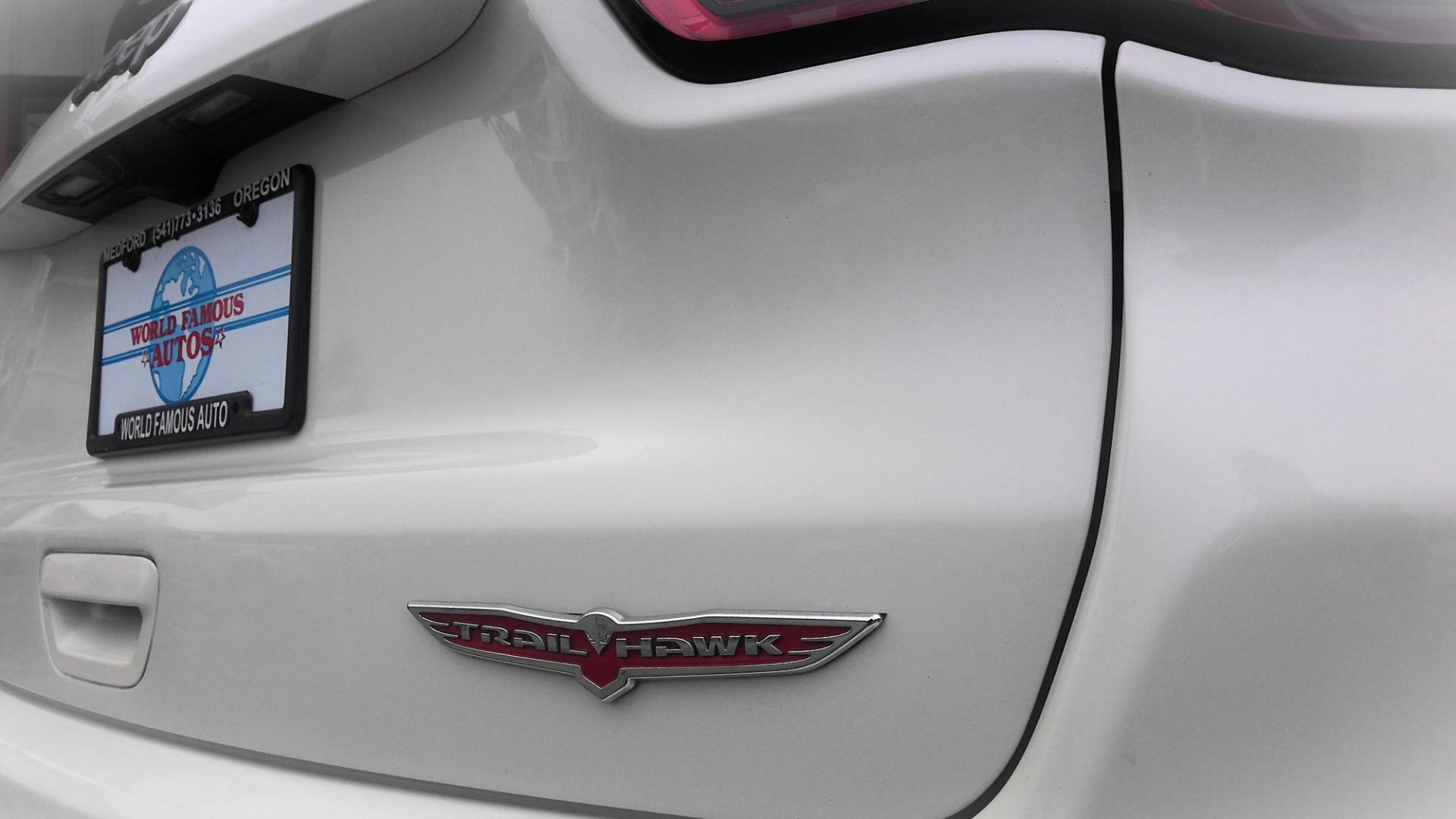 2019 WHITE Jeep Compass Trailhawk 4WD (3C4NJDDBXKT) with an 2.4L L4 DOHC 16V engine, 9A transmission, located at 502 S. Riverside Avenue, Medford, OR, 97501, (541) 773-3136, 42.322803, -122.867477 - Photo#3