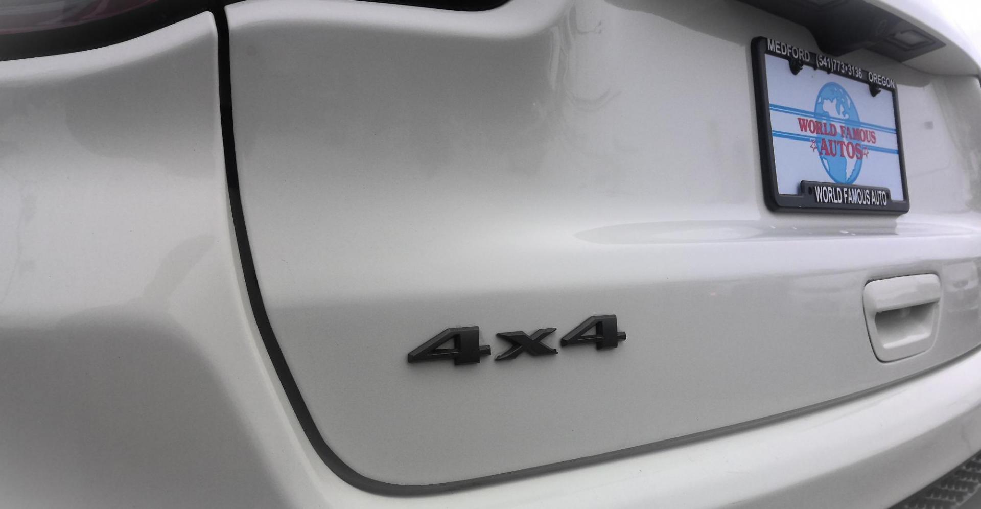 2019 WHITE Jeep Compass Trailhawk 4WD (3C4NJDDBXKT) with an 2.4L L4 DOHC 16V engine, 9A transmission, located at 502 S. Riverside Avenue, Medford, OR, 97501, (541) 773-3136, 42.322803, -122.867477 - Photo#4