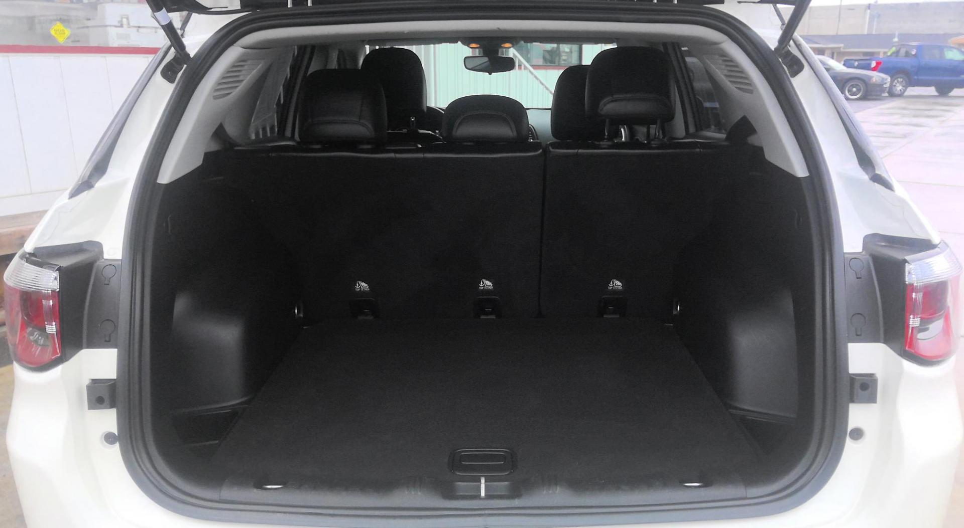 2019 WHITE Jeep Compass Trailhawk 4WD (3C4NJDDBXKT) with an 2.4L L4 DOHC 16V engine, 9A transmission, located at 502 S. Riverside Avenue, Medford, OR, 97501, (541) 773-3136, 42.322803, -122.867477 - Photo#5