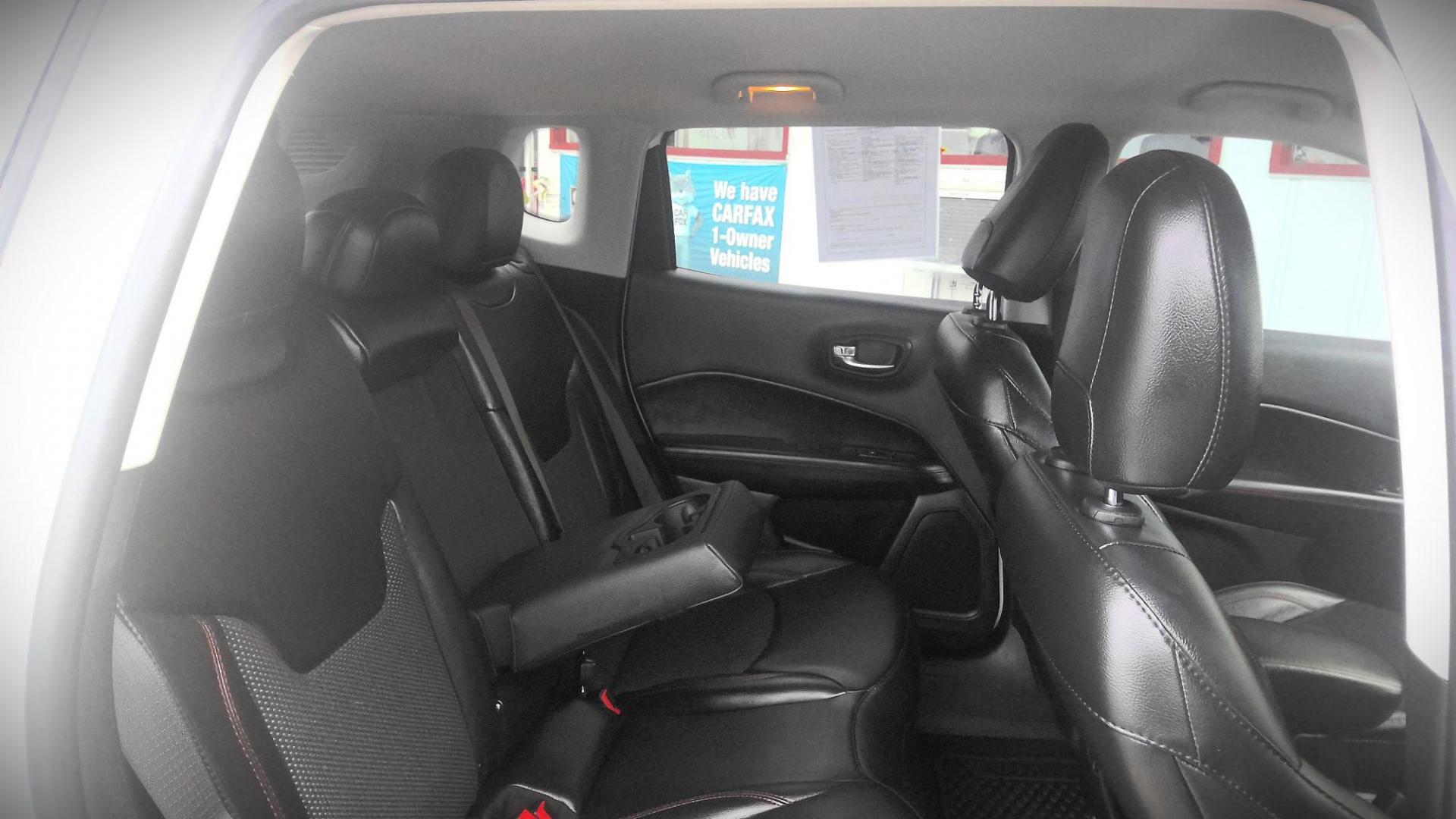 2019 WHITE Jeep Compass Trailhawk 4WD (3C4NJDDBXKT) with an 2.4L L4 DOHC 16V engine, 9A transmission, located at 502 S. Riverside Avenue, Medford, OR, 97501, (541) 773-3136, 42.322803, -122.867477 - Photo#7