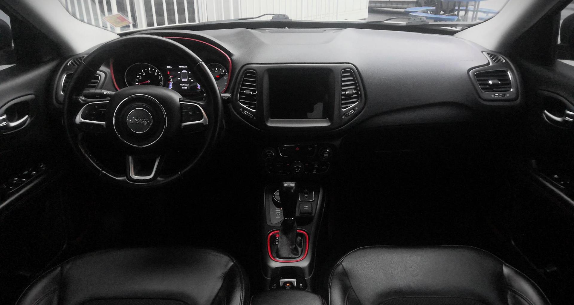 2019 WHITE Jeep Compass Trailhawk 4WD (3C4NJDDBXKT) with an 2.4L L4 DOHC 16V engine, 9A transmission, located at 502 S. Riverside Avenue, Medford, OR, 97501, (541) 773-3136, 42.322803, -122.867477 - Photo#9