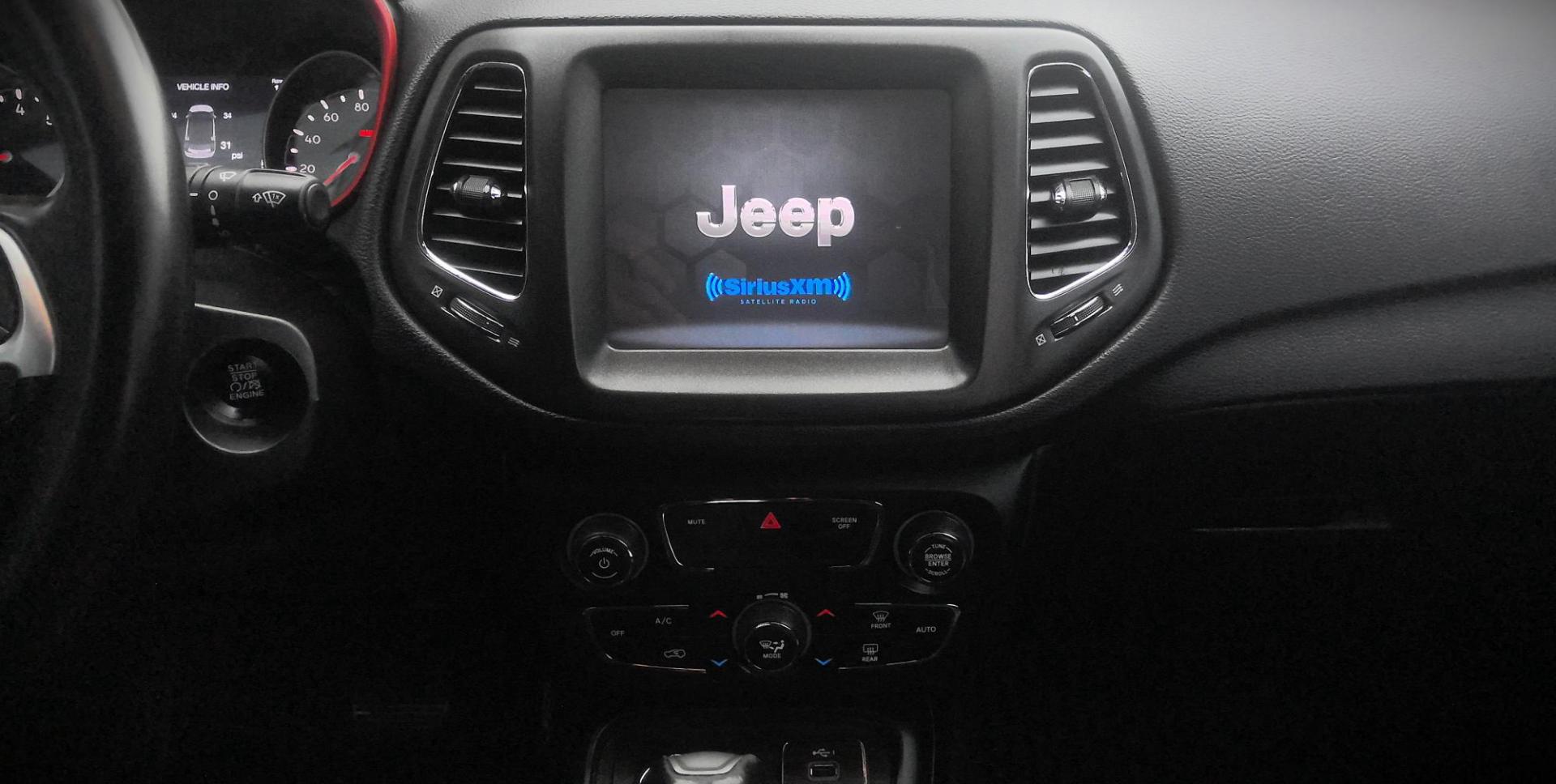 2019 WHITE Jeep Compass Trailhawk 4WD (3C4NJDDBXKT) with an 2.4L L4 DOHC 16V engine, 9A transmission, located at 502 S. Riverside Avenue, Medford, OR, 97501, (541) 773-3136, 42.322803, -122.867477 - Photo#10