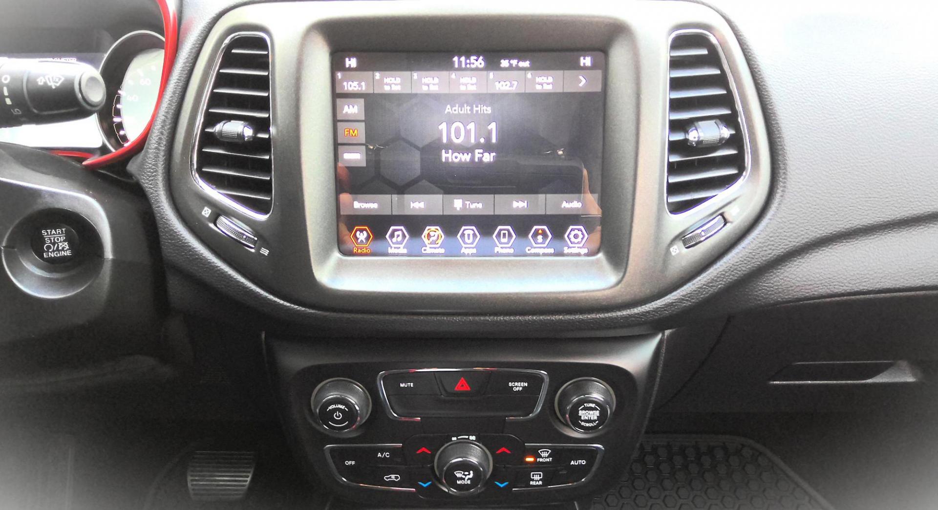 2019 WHITE Jeep Compass Trailhawk 4WD (3C4NJDDBXKT) with an 2.4L L4 DOHC 16V engine, 9A transmission, located at 502 S. Riverside Avenue, Medford, OR, 97501, (541) 773-3136, 42.322803, -122.867477 - Photo#11