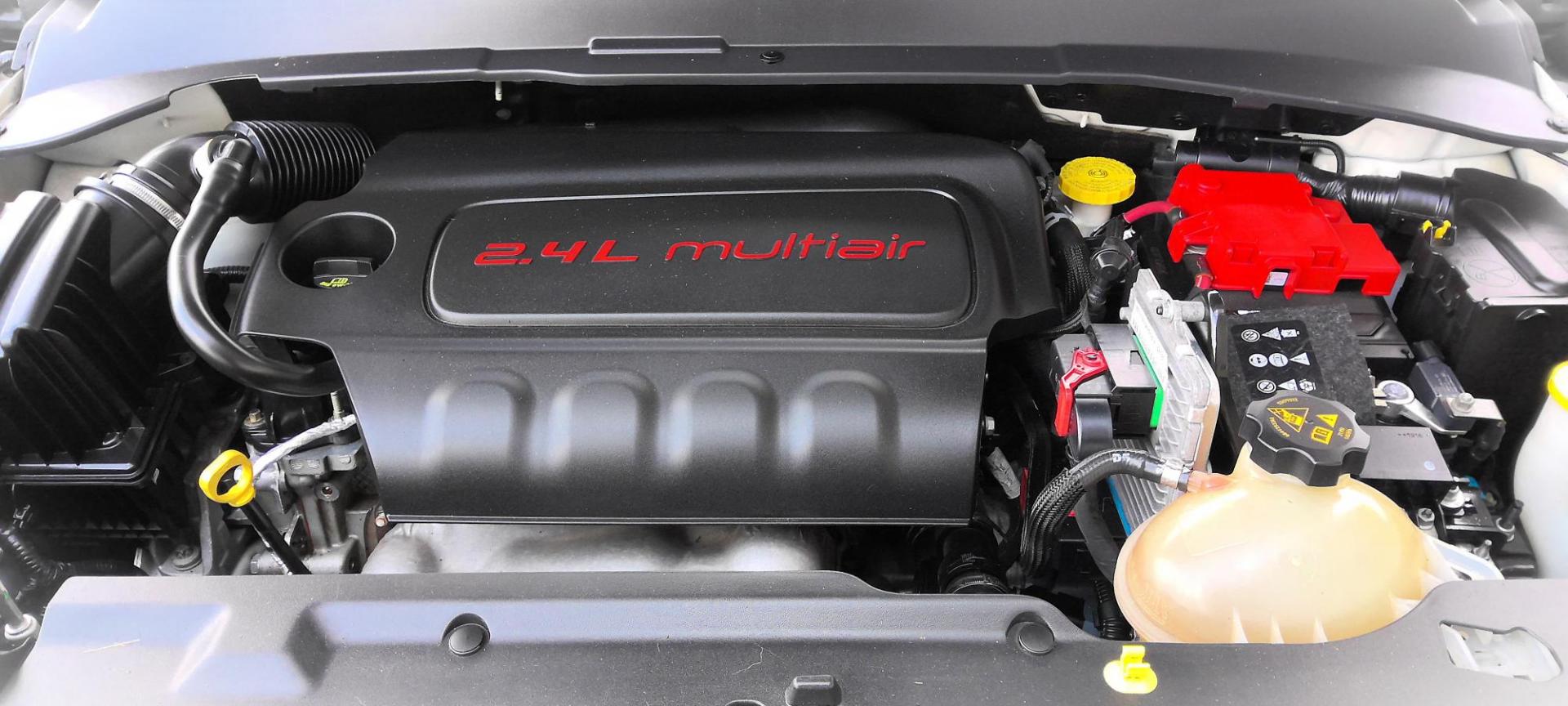 2019 WHITE Jeep Compass Trailhawk 4WD (3C4NJDDBXKT) with an 2.4L L4 DOHC 16V engine, 9A transmission, located at 502 S. Riverside Avenue, Medford, OR, 97501, (541) 773-3136, 42.322803, -122.867477 - Photo#16