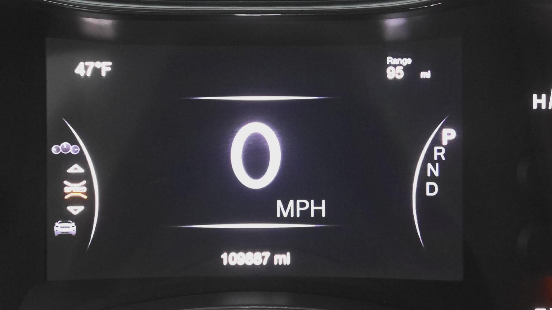 2019 SILVER Jeep Grand Cherokee Laredo 4WD (1C4RJFAG1KC) with an 3.6L V6 DOHC 24V engine, 8A transmission, located at 502 S. Riverside Avenue, Medford, OR, 97501, (541) 773-3136, 42.322803, -122.867477 - Photo#11