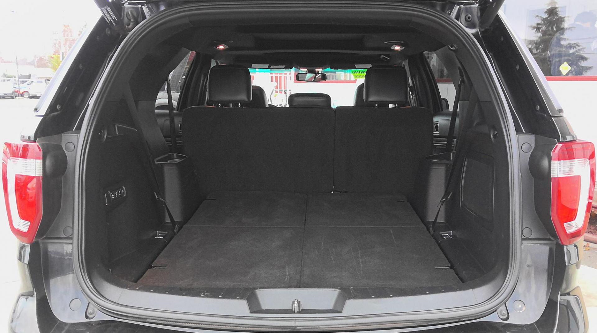 2017 BLACK Ford Explorer Limited 4WD (1FM5K8F87HG) with an 3.5L V6 DOHC 24V engine, 6A transmission, located at 502 S. Riverside Avenue, Medford, OR, 97501, (541) 773-3136, 42.322803, -122.867477 - Photo#7