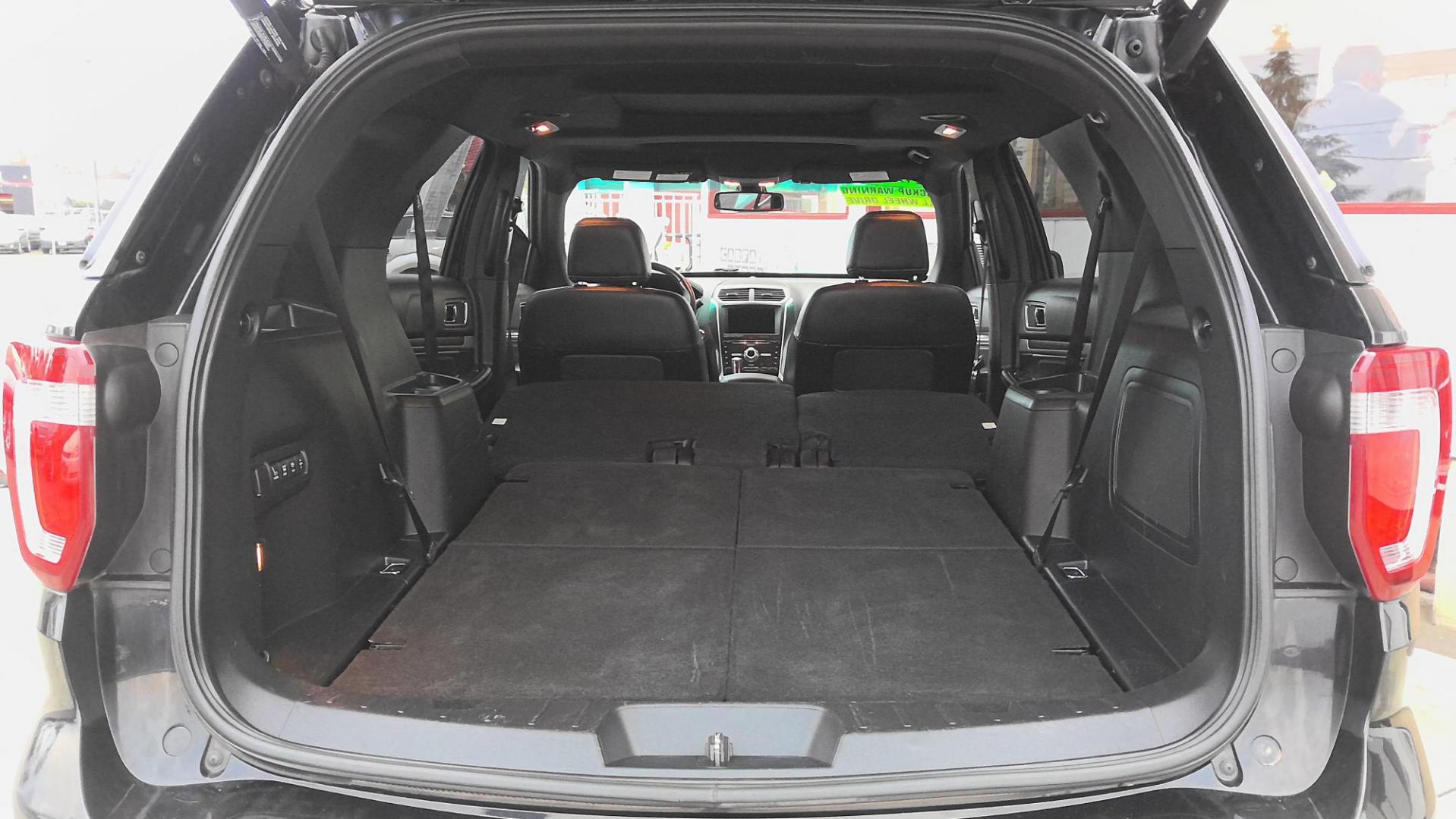 2017 BLACK Ford Explorer Limited 4WD (1FM5K8F87HG) with an 3.5L V6 DOHC 24V engine, 6A transmission, located at 502 S. Riverside Avenue, Medford, OR, 97501, (541) 773-3136, 42.322803, -122.867477 - Photo#8