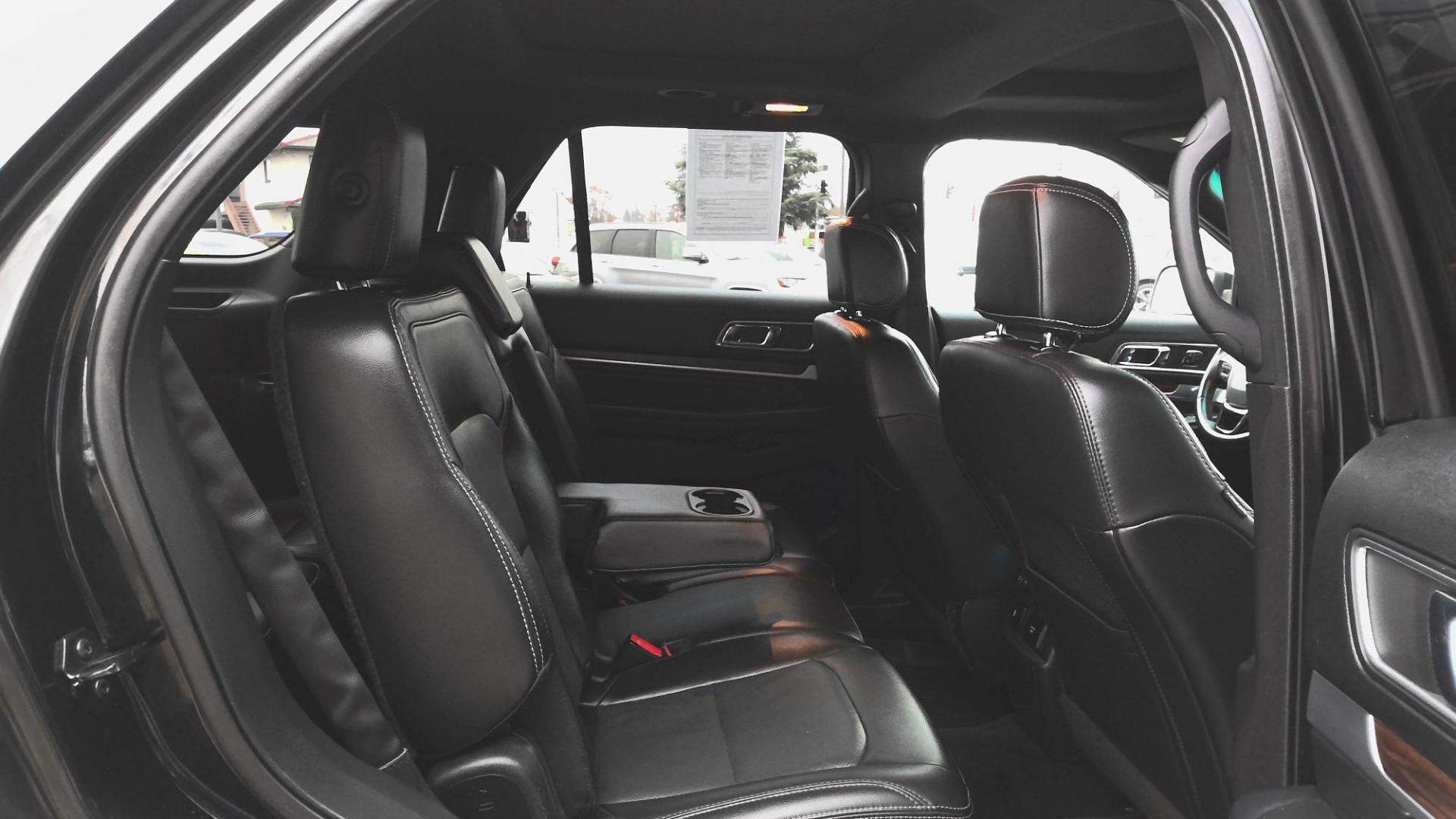 2017 BLACK Ford Explorer Limited 4WD (1FM5K8F87HG) with an 3.5L V6 DOHC 24V engine, 6A transmission, located at 502 S. Riverside Avenue, Medford, OR, 97501, (541) 773-3136, 42.322803, -122.867477 - Photo#11