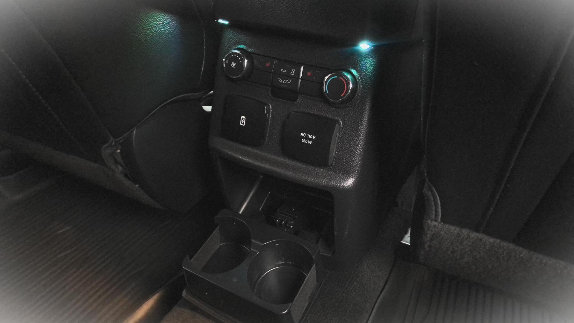 2017 BLACK Ford Explorer Limited 4WD (1FM5K8F87HG) with an 3.5L V6 DOHC 24V engine, 6A transmission, located at 502 S. Riverside Avenue, Medford, OR, 97501, (541) 773-3136, 42.322803, -122.867477 - Photo#12