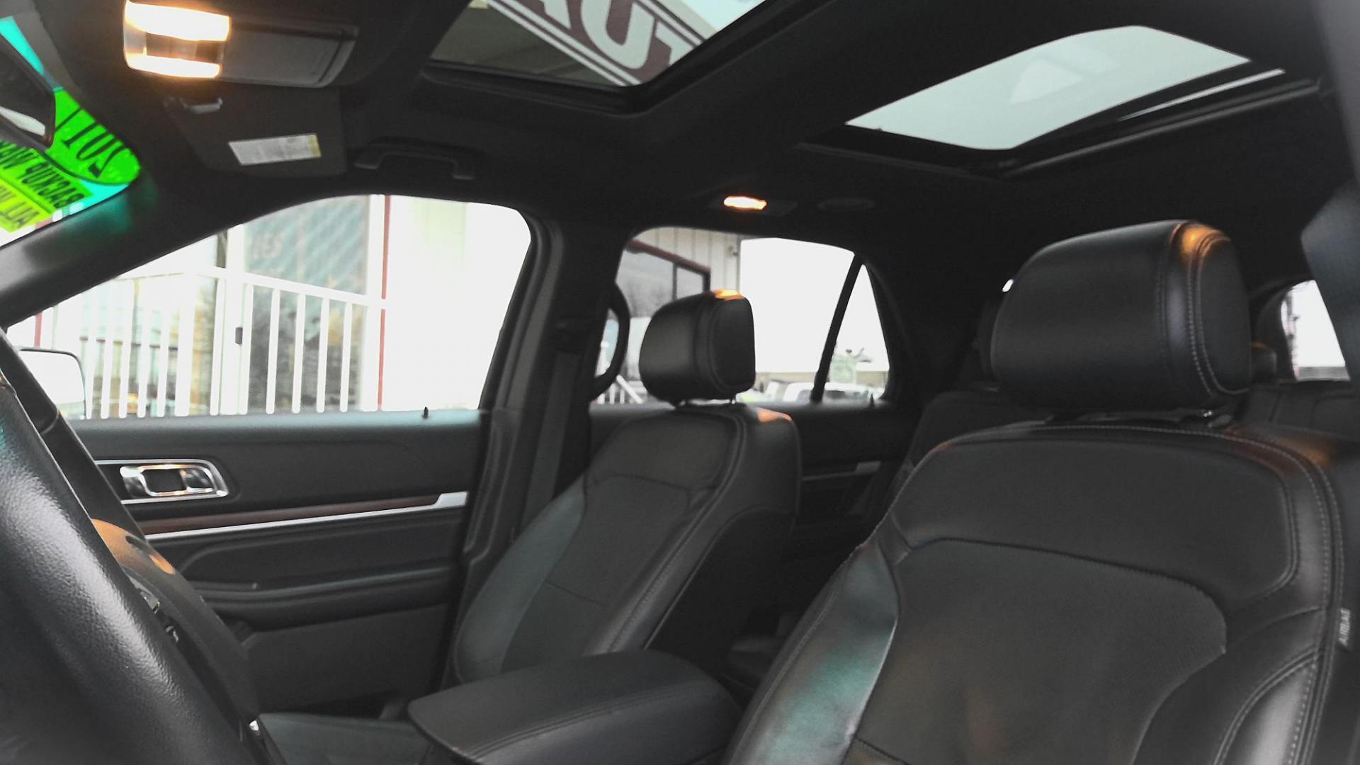 2017 BLACK Ford Explorer Limited 4WD (1FM5K8F87HG) with an 3.5L V6 DOHC 24V engine, 6A transmission, located at 502 S. Riverside Avenue, Medford, OR, 97501, (541) 773-3136, 42.322803, -122.867477 - Photo#15