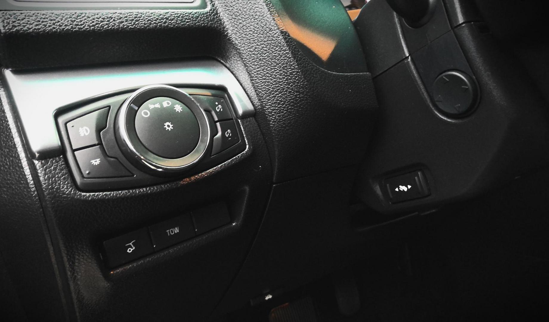 2017 BLACK Ford Explorer Limited 4WD (1FM5K8F87HG) with an 3.5L V6 DOHC 24V engine, 6A transmission, located at 502 S. Riverside Avenue, Medford, OR, 97501, (541) 773-3136, 42.322803, -122.867477 - Photo#16