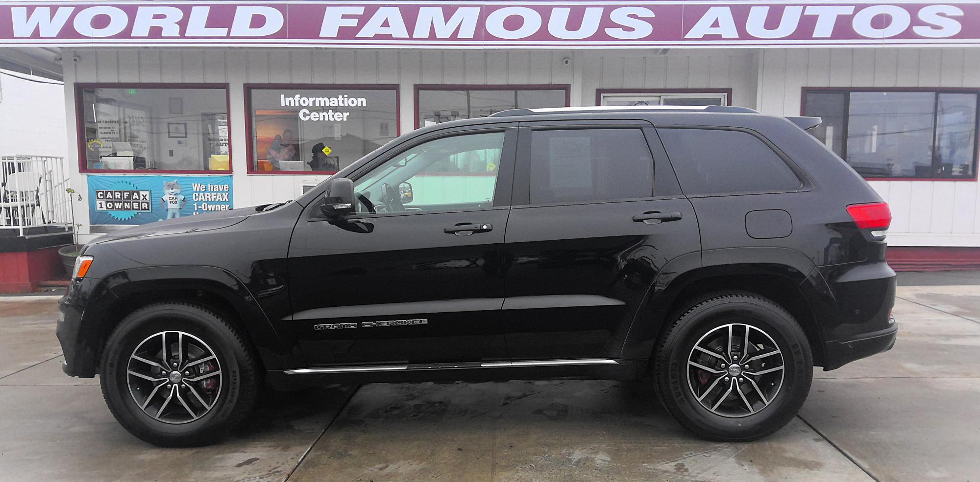 photo of 2017 Jeep Grand Cherokee Summit 4WD