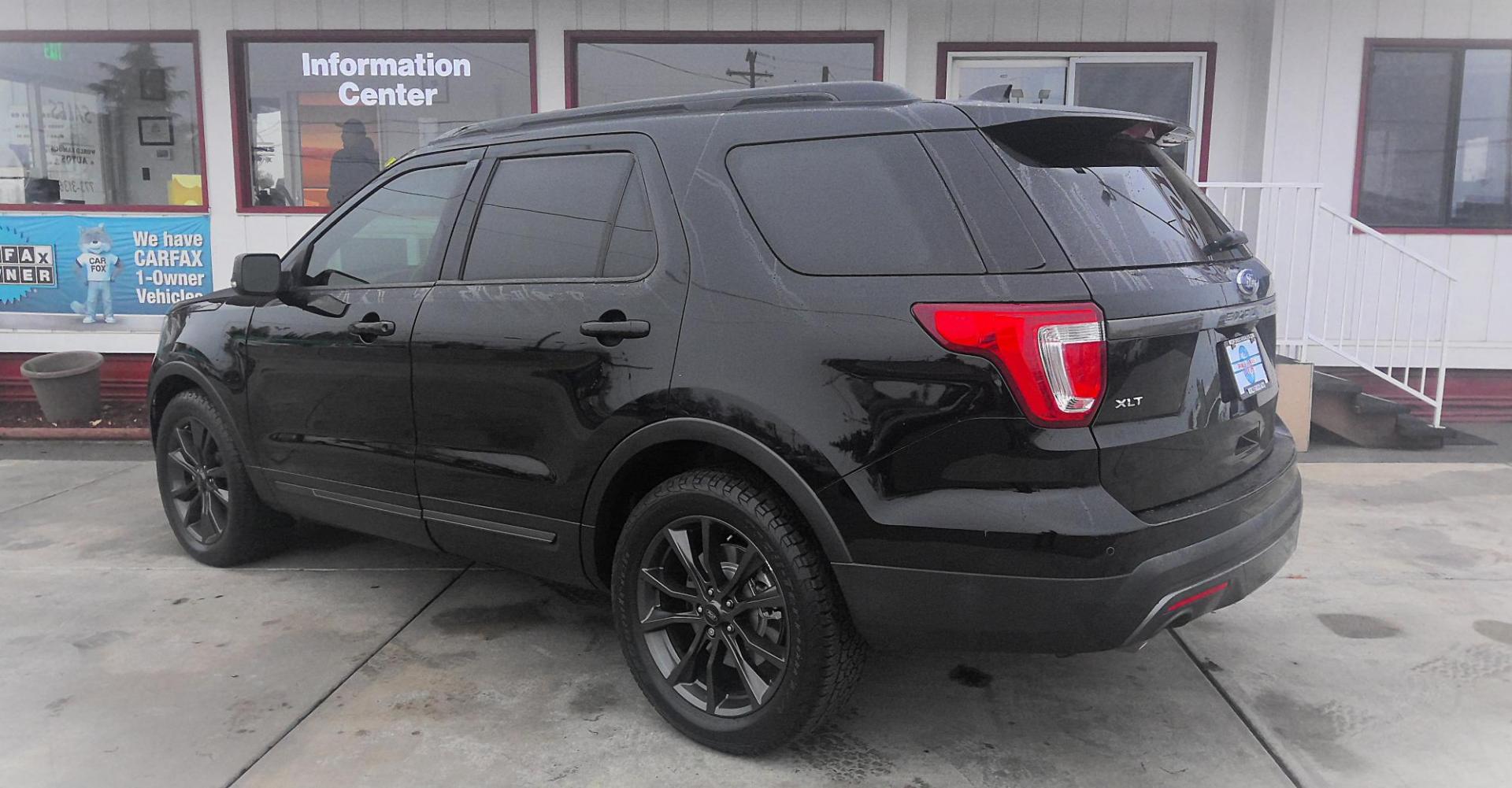 2017 BLACK Ford Explorer XLT 4WD (1FM5K8D83HG) with an 3.5L V6 DOHC 24V engine, 6A transmission, located at 502 S. Riverside Avenue, Medford, OR, 97501, (541) 773-3136, 42.322803, -122.867477 - Photo#2