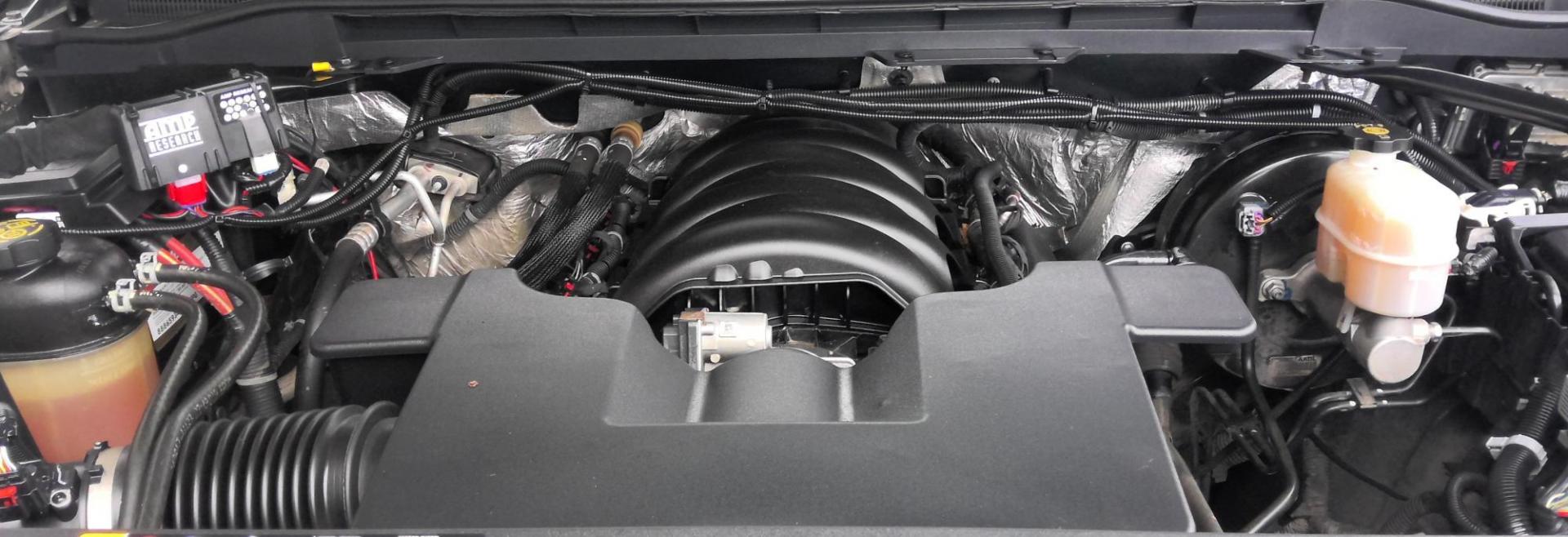 2017 GRAY GMC Sierra 1500 SLT Crew Cab Long Box 4WD (3GTU2NEC0HG) with an 5.3L V8 OHV 16V engine, 6A transmission, located at 502 S. Riverside Avenue, Medford, OR, 97501, (541) 773-3136, 42.322803, -122.867477 - Photo#10