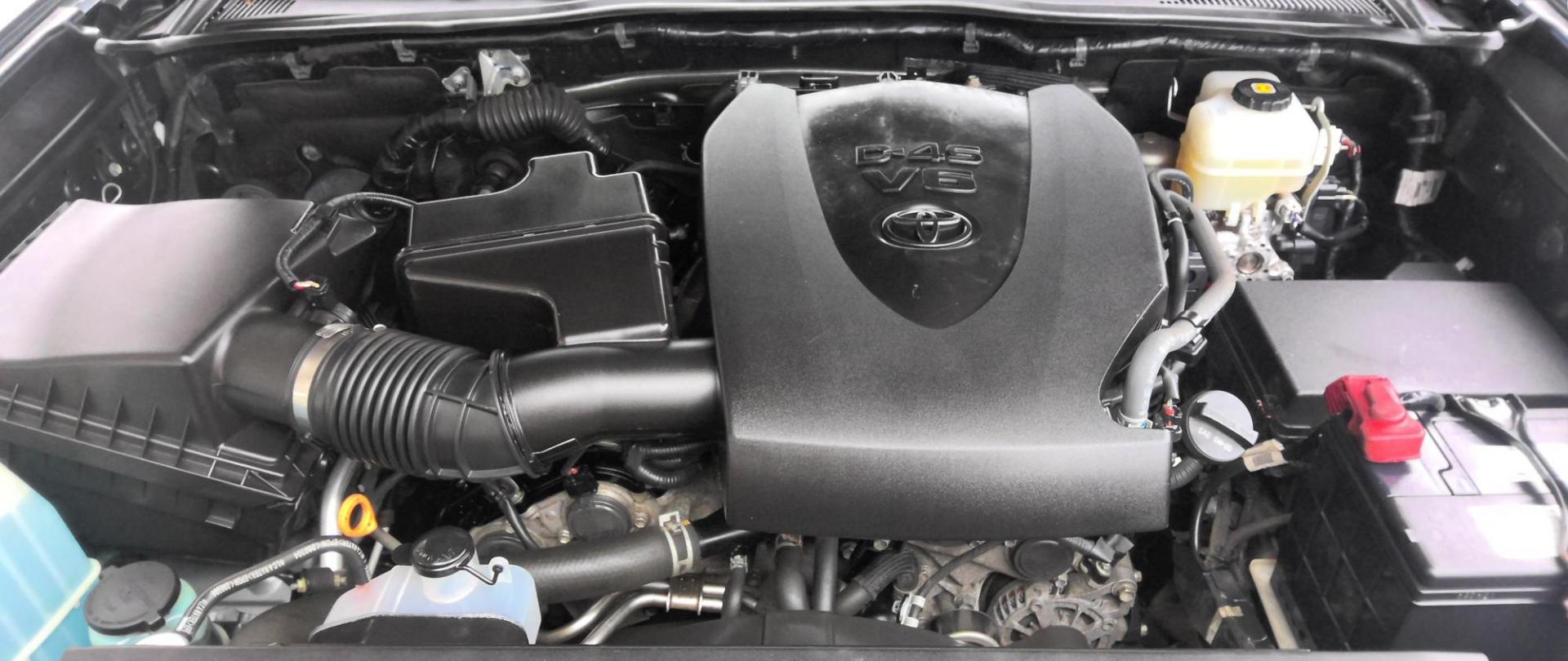 2020 GRAY Toyota Tacoma SR5 Double Cab Long Bed V6 6AT 4WD (3TMCZ5AN1LM) with an 3.5L V6 DOHC 24V engine, 6A transmission, located at 502 S. Riverside Avenue, Medford, OR, 97501, (541) 773-3136, 42.322803, -122.867477 - Photo#12