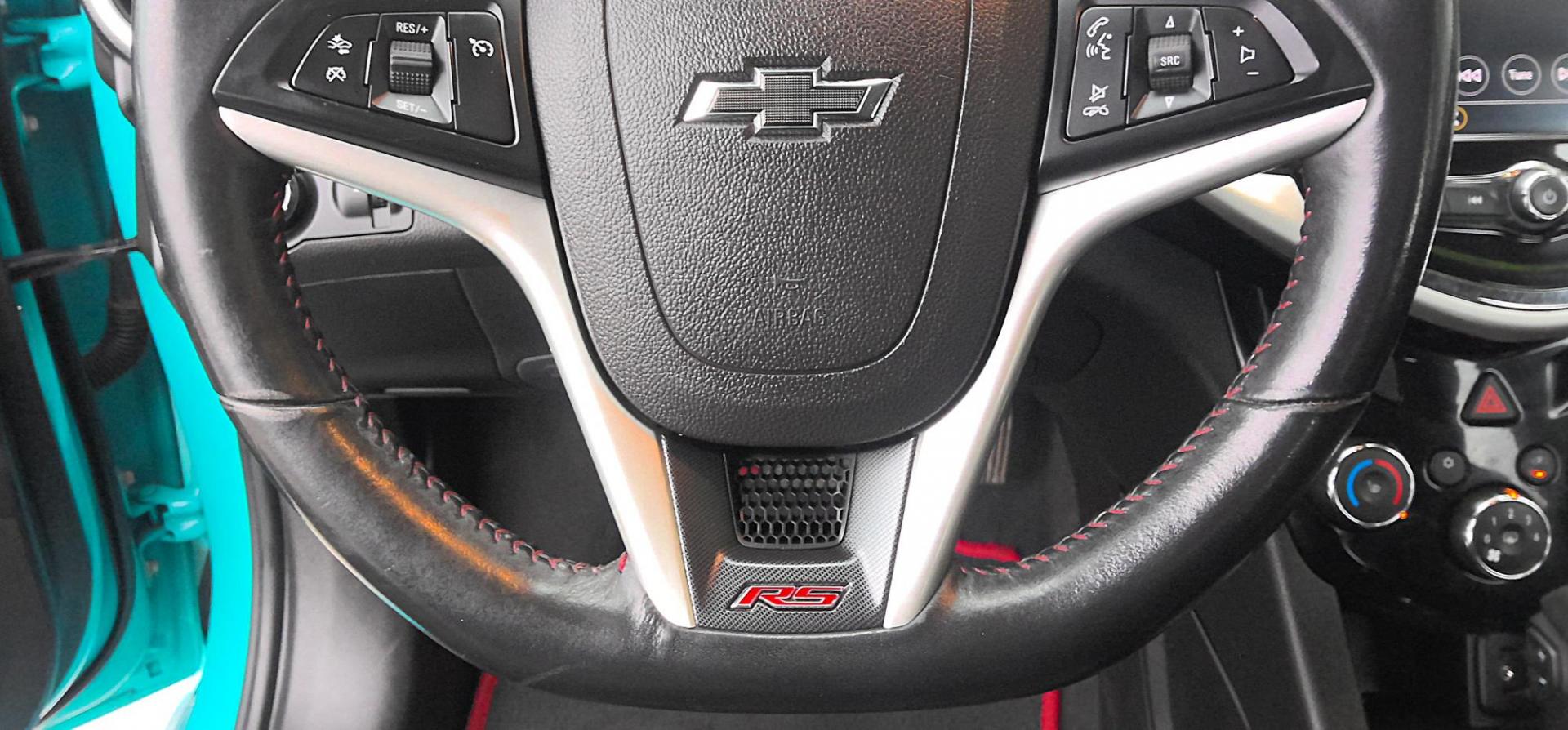 2020 BLUE Chevrolet Sonic LT Auto 5-Door (1G1JD6SB3L4) with an 1.4L L4 DOHC 24V TURBO engine, 6A transmission, located at 502 S. Riverside Avenue, Medford, OR, 97501, (541) 773-3136, 42.322803, -122.867477 - Photo#10