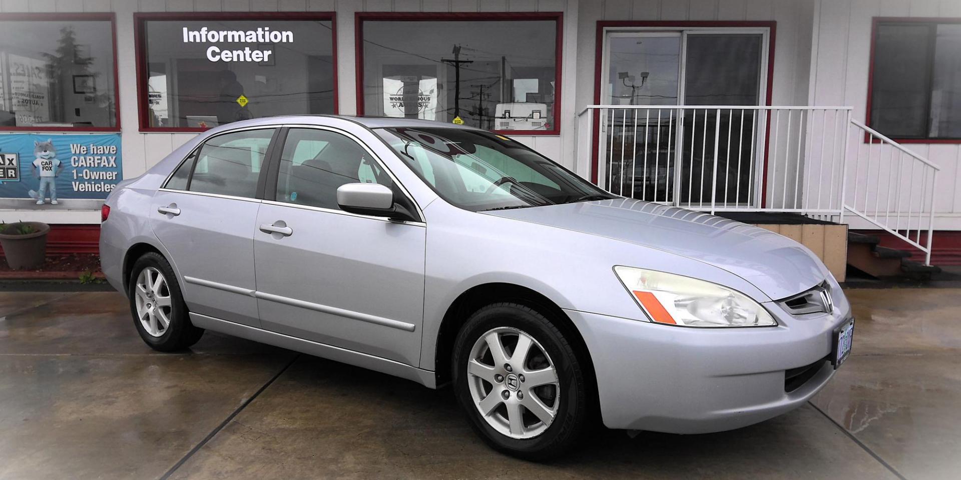 2005 SILVER Honda Accord EX V-6 Sedan AT with Navigation System and XM Radi (1HGCM668X5A) with an 3.0L V6 SOHC 24V engine, 5-Speed Automatic Overdrive transmission, located at 502 S. Riverside Avenue, Medford, OR, 97501, (541) 773-3136, 42.322803, -122.867477 - Photo#1