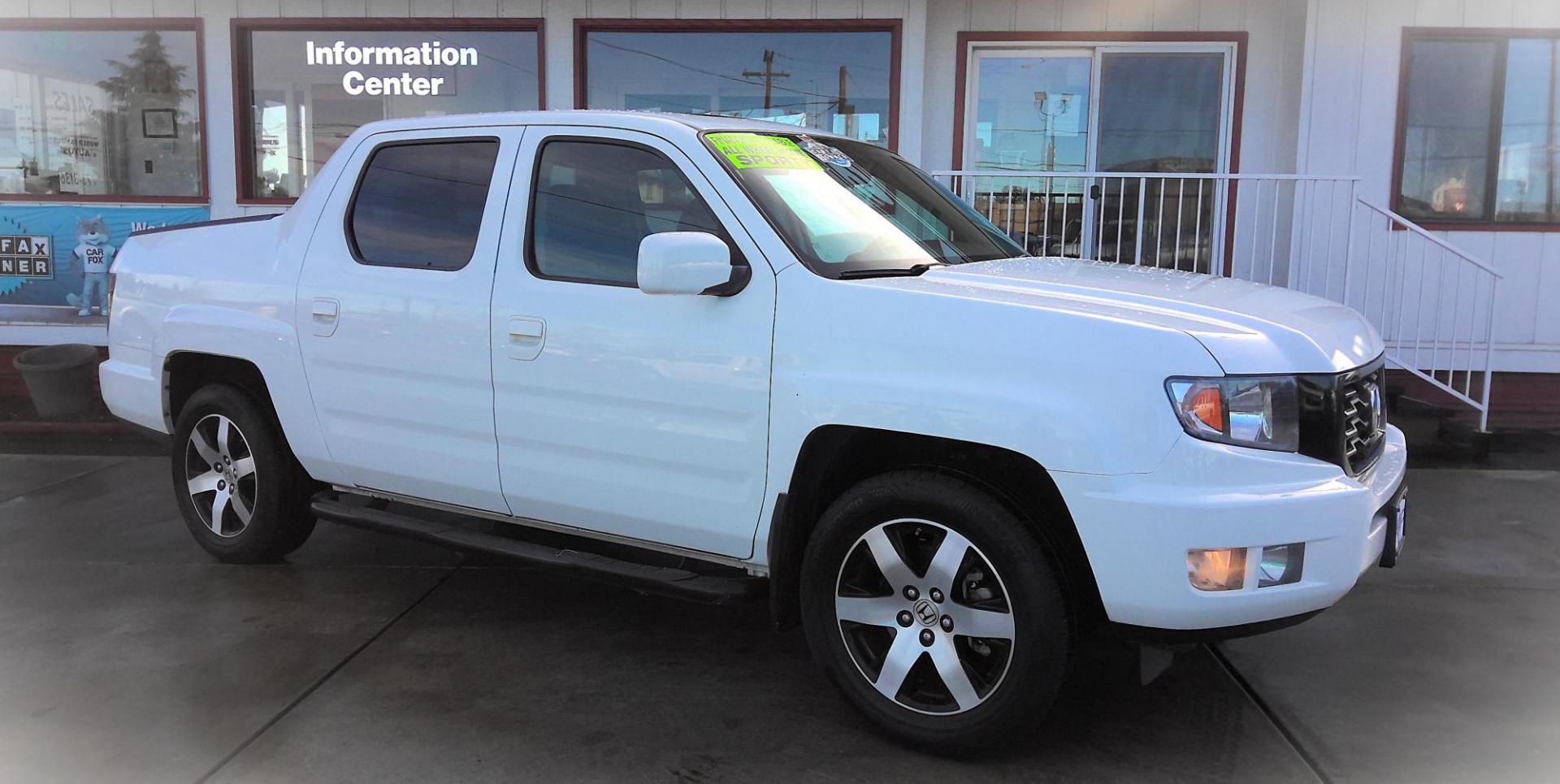 2014 WHITE Honda Ridgeline RTL-S (5FPYK1F65EB) with an 3.5L V6 SOHC 24V engine, 5-Speed Automatic transmission, located at 502 S. Riverside Avenue, Medford, OR, 97501, (541) 773-3136, 42.322803, -122.867477 - Photo#1