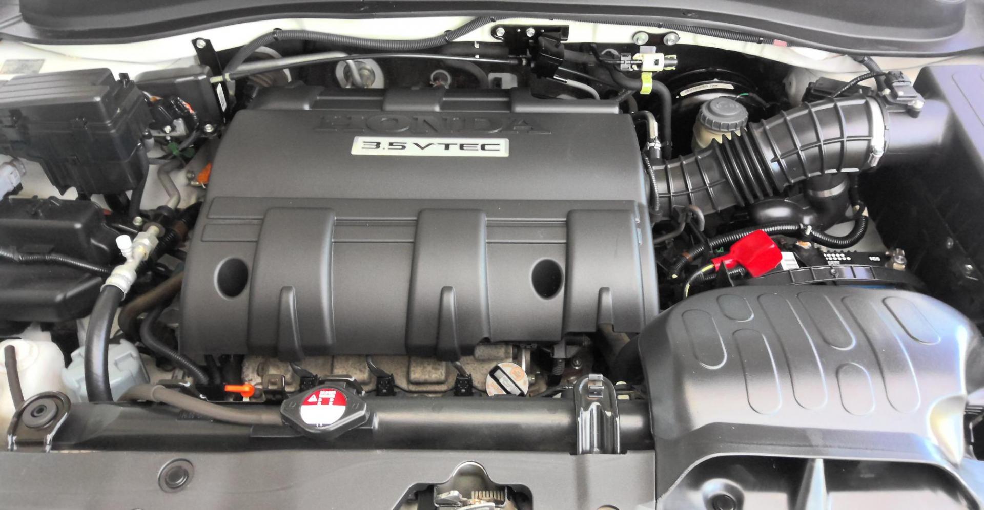 2014 WHITE Honda Ridgeline RTL-S (5FPYK1F65EB) with an 3.5L V6 SOHC 24V engine, 5-Speed Automatic transmission, located at 502 S. Riverside Avenue, Medford, OR, 97501, (541) 773-3136, 42.322803, -122.867477 - Photo#13