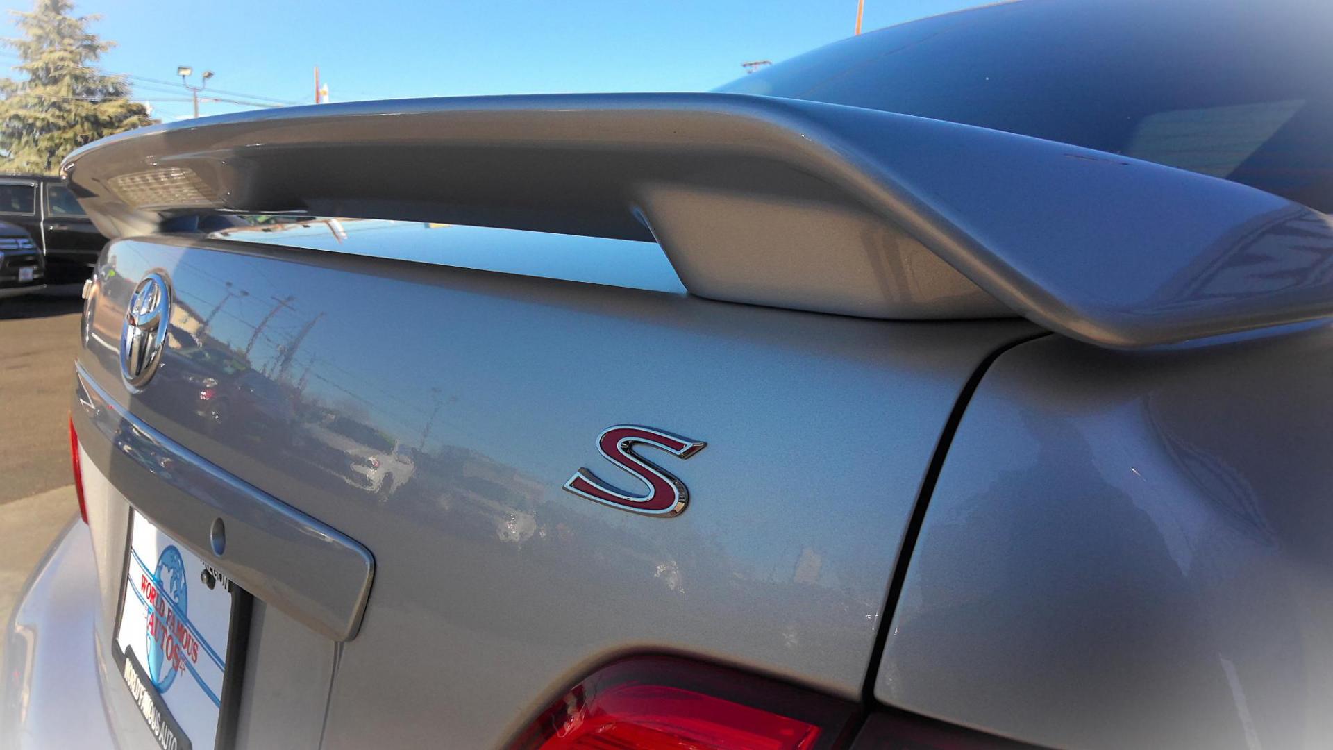 2010 SILVER Toyota Corolla Base 4-Speed AT (1NXBU4EE8AZ) with an 1.8L L4 DOHC 16V engine, 4-Speed Automatic Overdrive transmission, located at 502 S. Riverside Avenue, Medford, OR, 97501, (541) 773-3136, 42.322803, -122.867477 - Photo#4