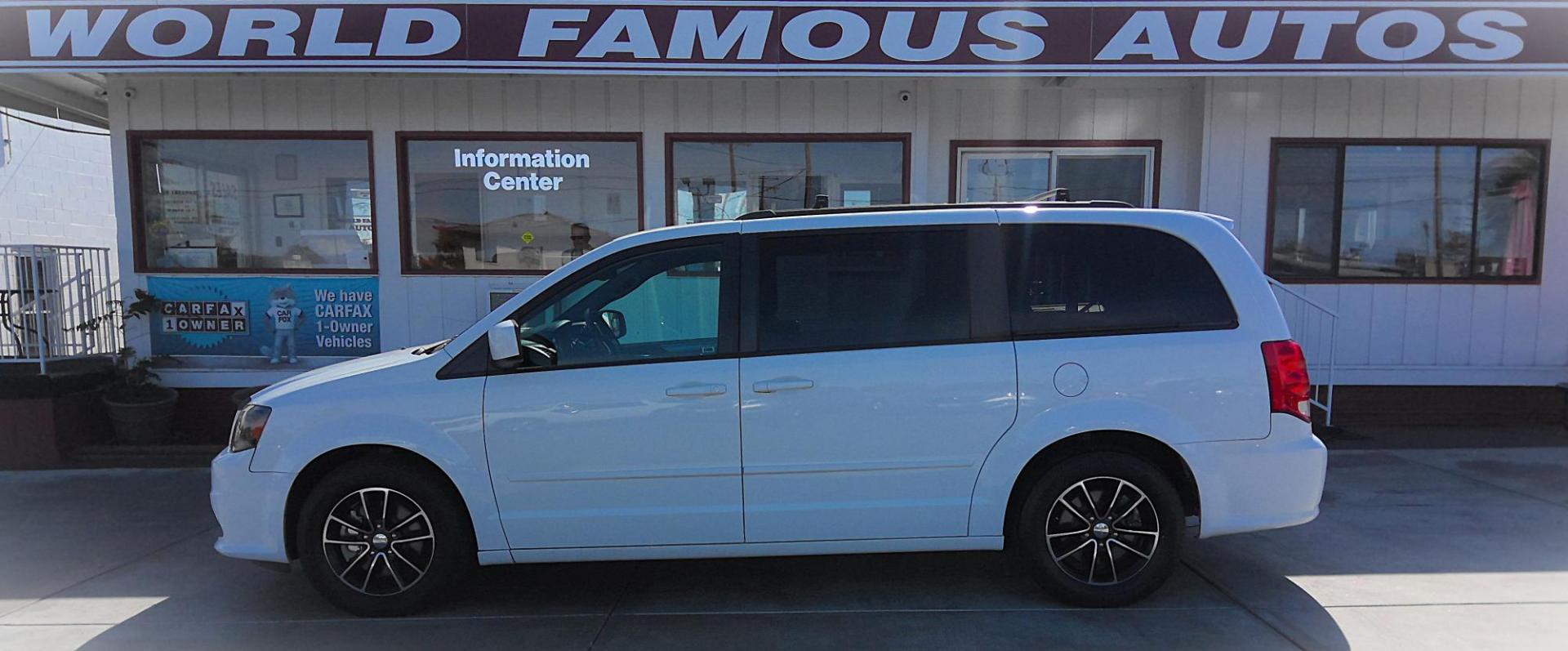2017 WHITE Dodge Grand Caravan GT (2C4RDGEG8HR) with an 3.6L V6 DOHC 24V engine, 6A transmission, located at 502 S. Riverside Avenue, Medford, OR, 97501, (541) 773-3136, 42.322803, -122.867477 - Photo#0