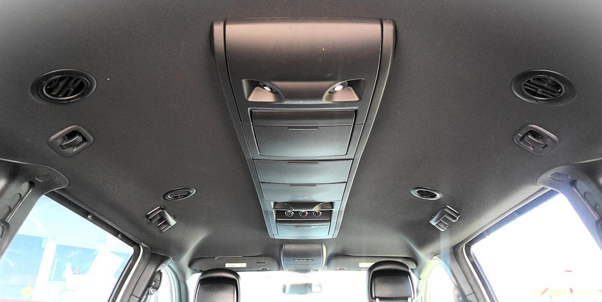 2017 WHITE Dodge Grand Caravan GT (2C4RDGEG8HR) with an 3.6L V6 DOHC 24V engine, 6A transmission, located at 502 S. Riverside Avenue, Medford, OR, 97501, (541) 773-3136, 42.322803, -122.867477 - Photo#8