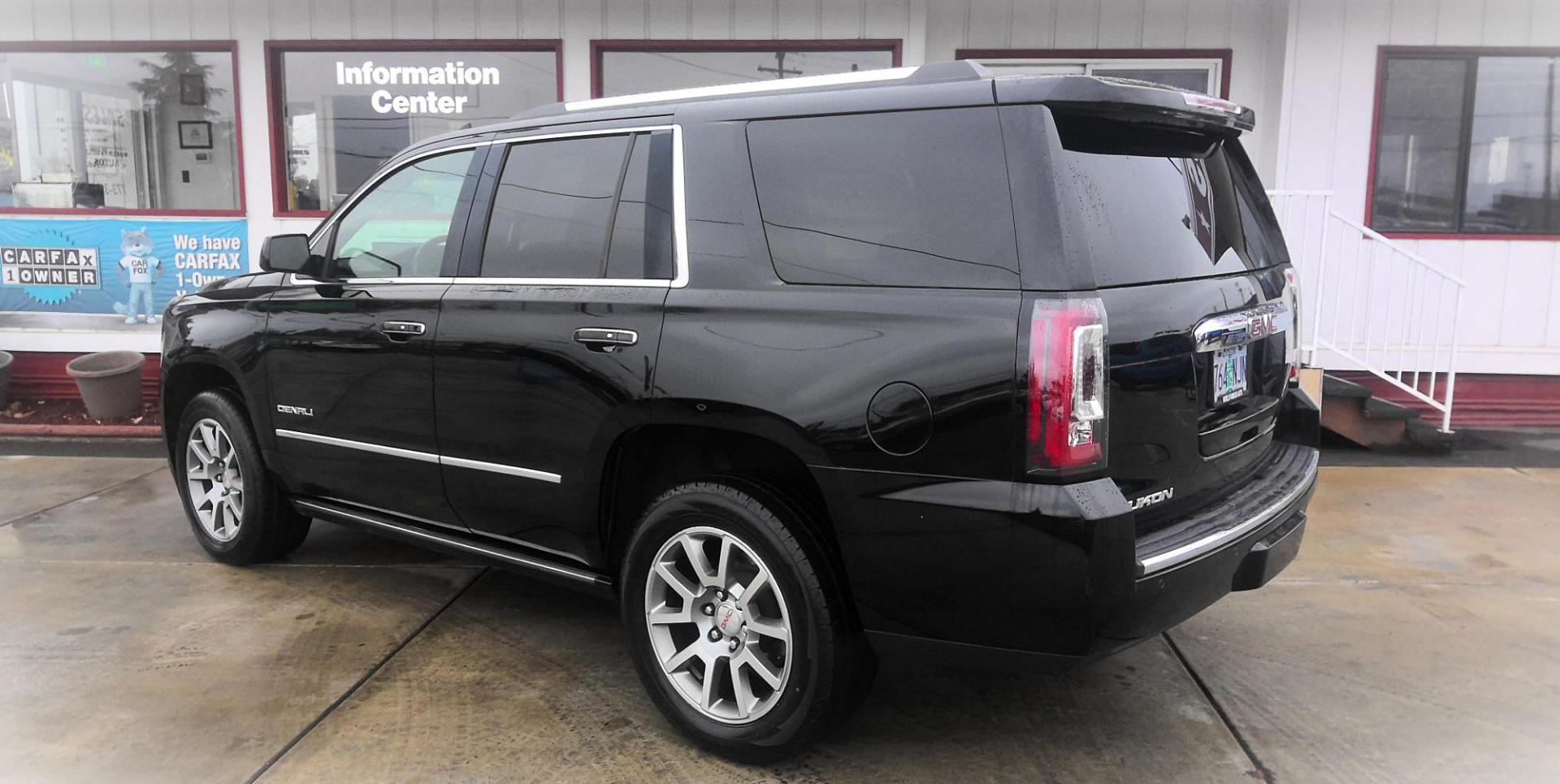 2015 BLACK GMC Yukon Denali 4WD (1GKS2CKJ8FR) with an 6.2L V8 OHV 16V engine, 6-Speed Automatic transmission, located at 502 S. Riverside Avenue, Medford, OR, 97501, (541) 773-3136, 42.322803, -122.867477 - Photo#2