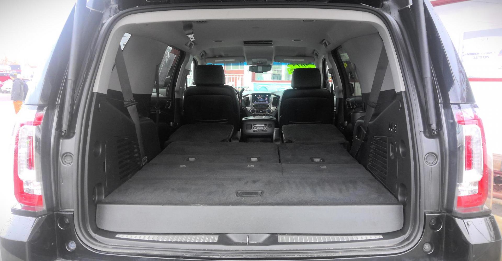 2015 BLACK GMC Yukon Denali 4WD (1GKS2CKJ8FR) with an 6.2L V8 OHV 16V engine, 6-Speed Automatic transmission, located at 502 S. Riverside Avenue, Medford, OR, 97501, (541) 773-3136, 42.322803, -122.867477 - Photo#6