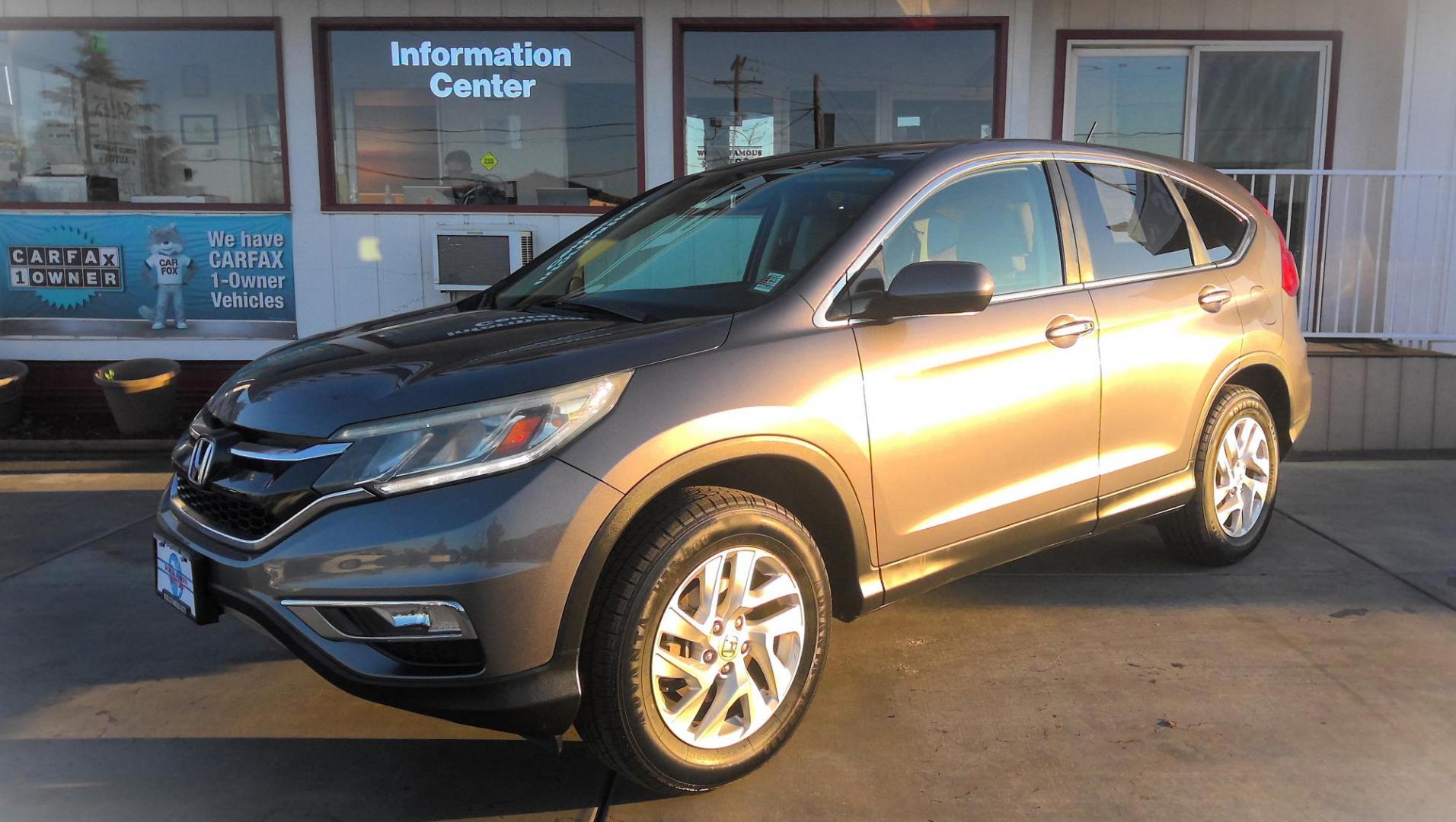 2015 GRAY Honda CR-V EX 4WD (2HKRM4H52FH) with an 2.4L L4 DOHC 16V engine, Continuously Variable Transmission transmission, located at 502 S. Riverside Avenue, Medford, OR, 97501, (541) 773-3136, 42.322803, -122.867477 - Photo#1
