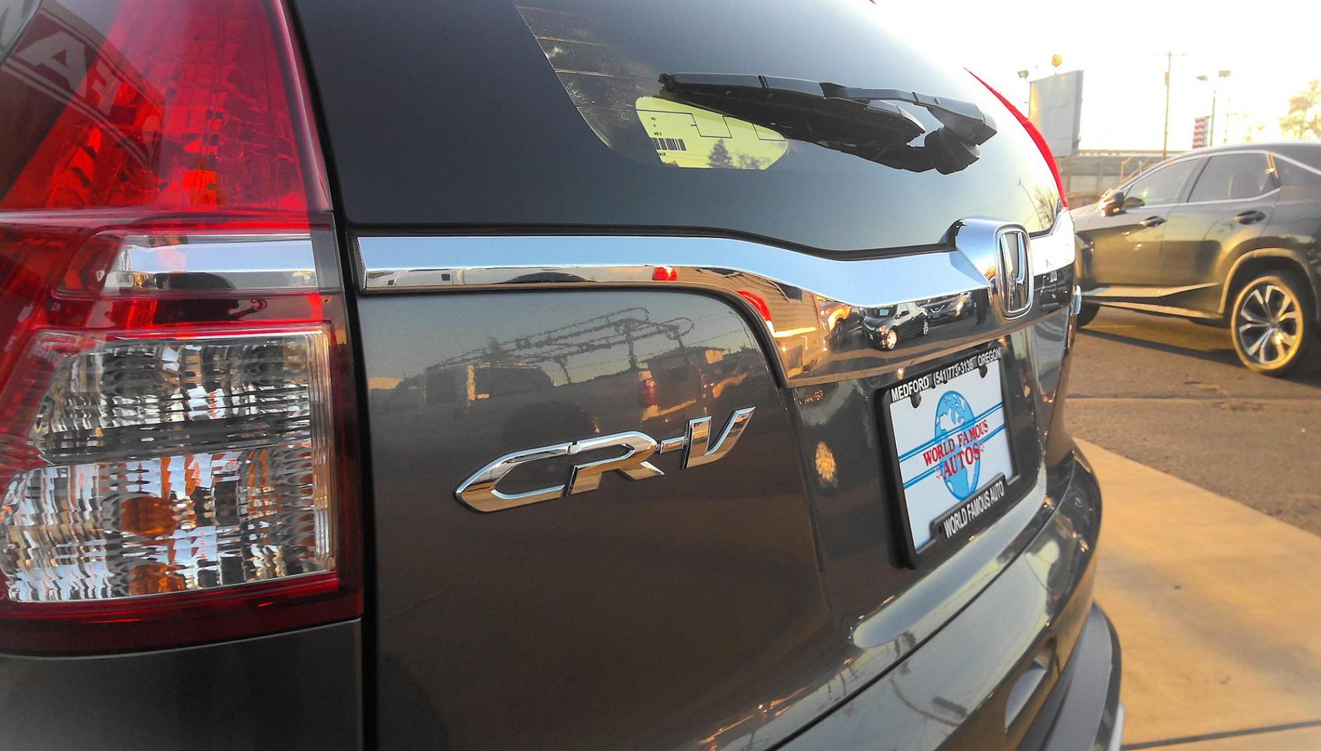 2015 GRAY Honda CR-V EX 4WD (2HKRM4H52FH) with an 2.4L L4 DOHC 16V engine, Continuously Variable Transmission transmission, located at 502 S. Riverside Avenue, Medford, OR, 97501, (541) 773-3136, 42.322803, -122.867477 - Photo#4